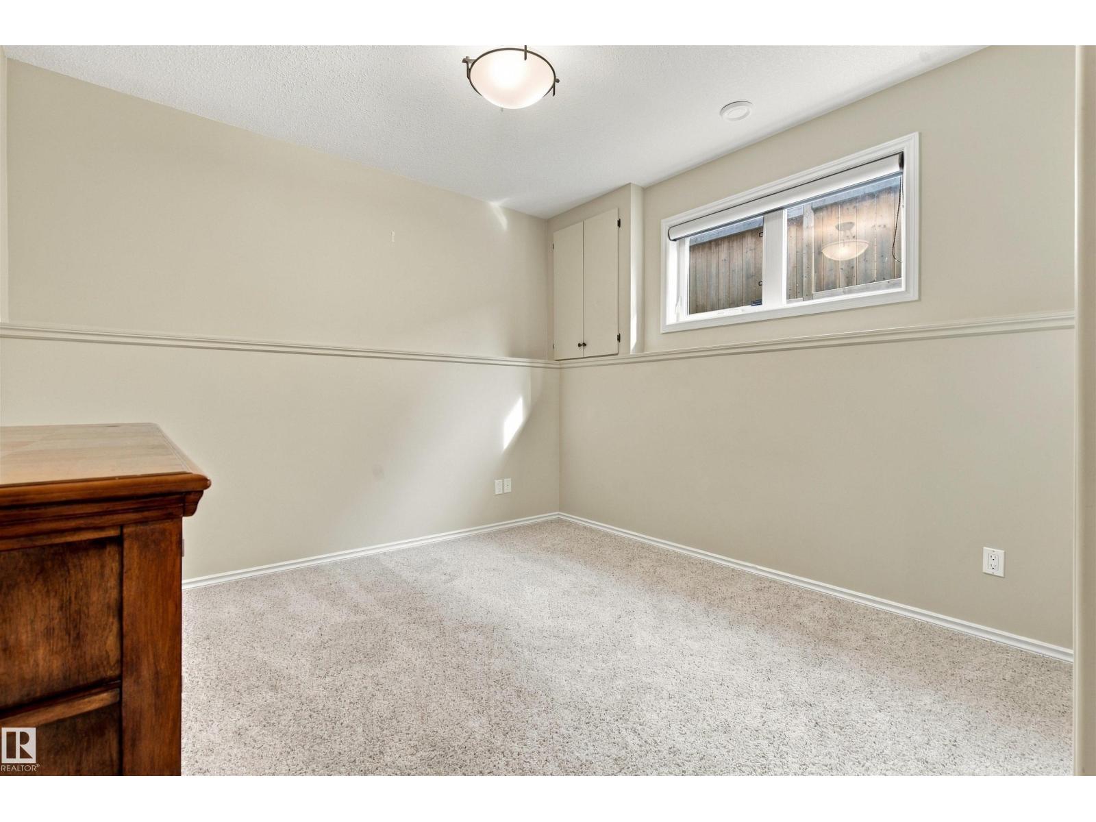 4923 59 Av Property Photo 27