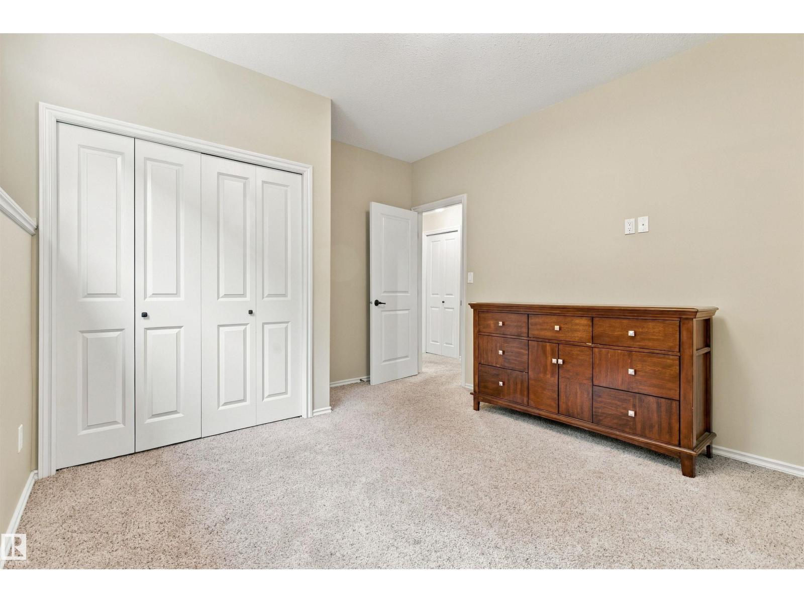 4923 59 Av Property Photo 28