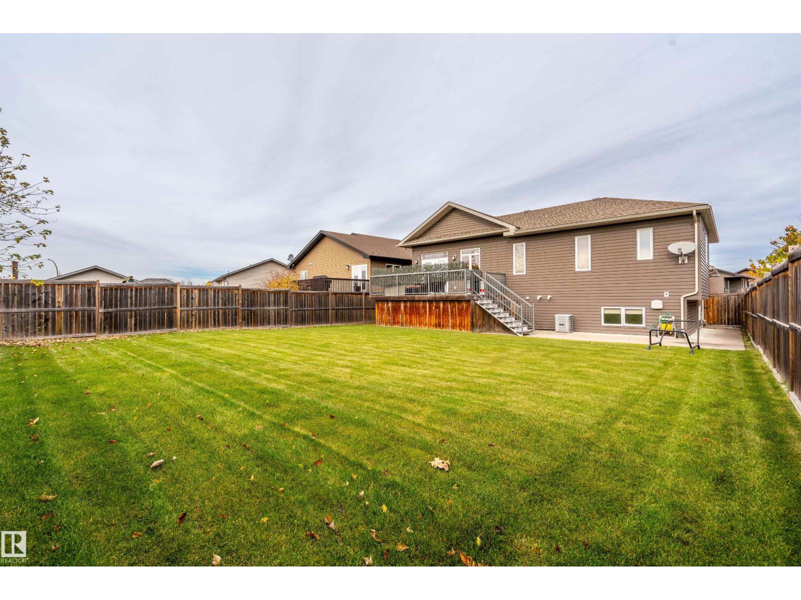 4923 59 Av Property Photo 32