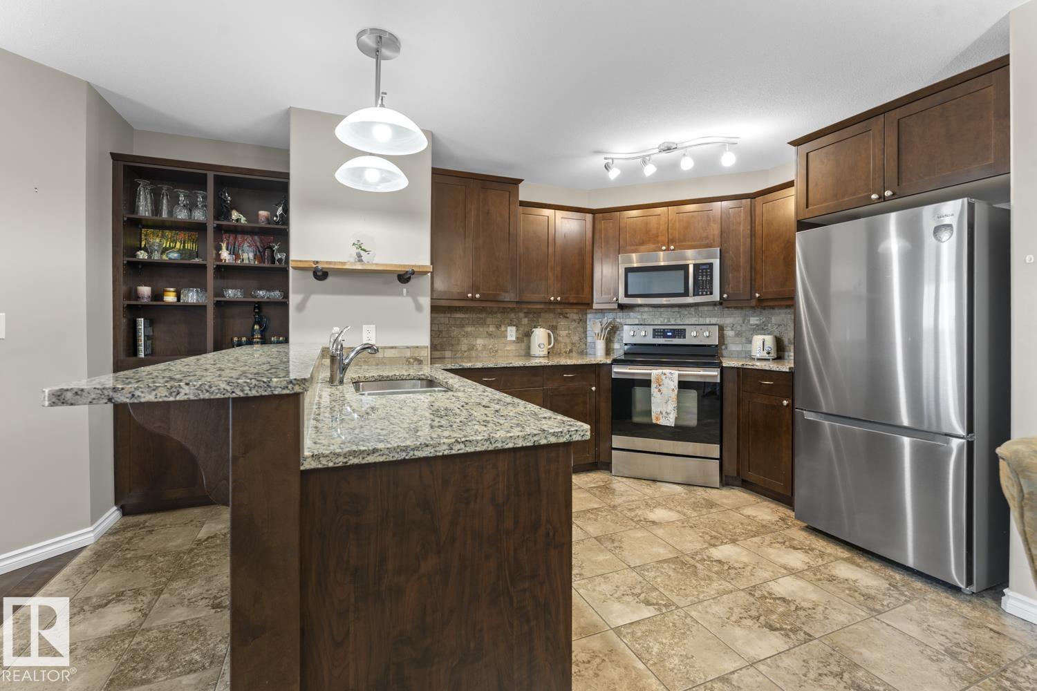 3407 901 16 St Property Photo 2