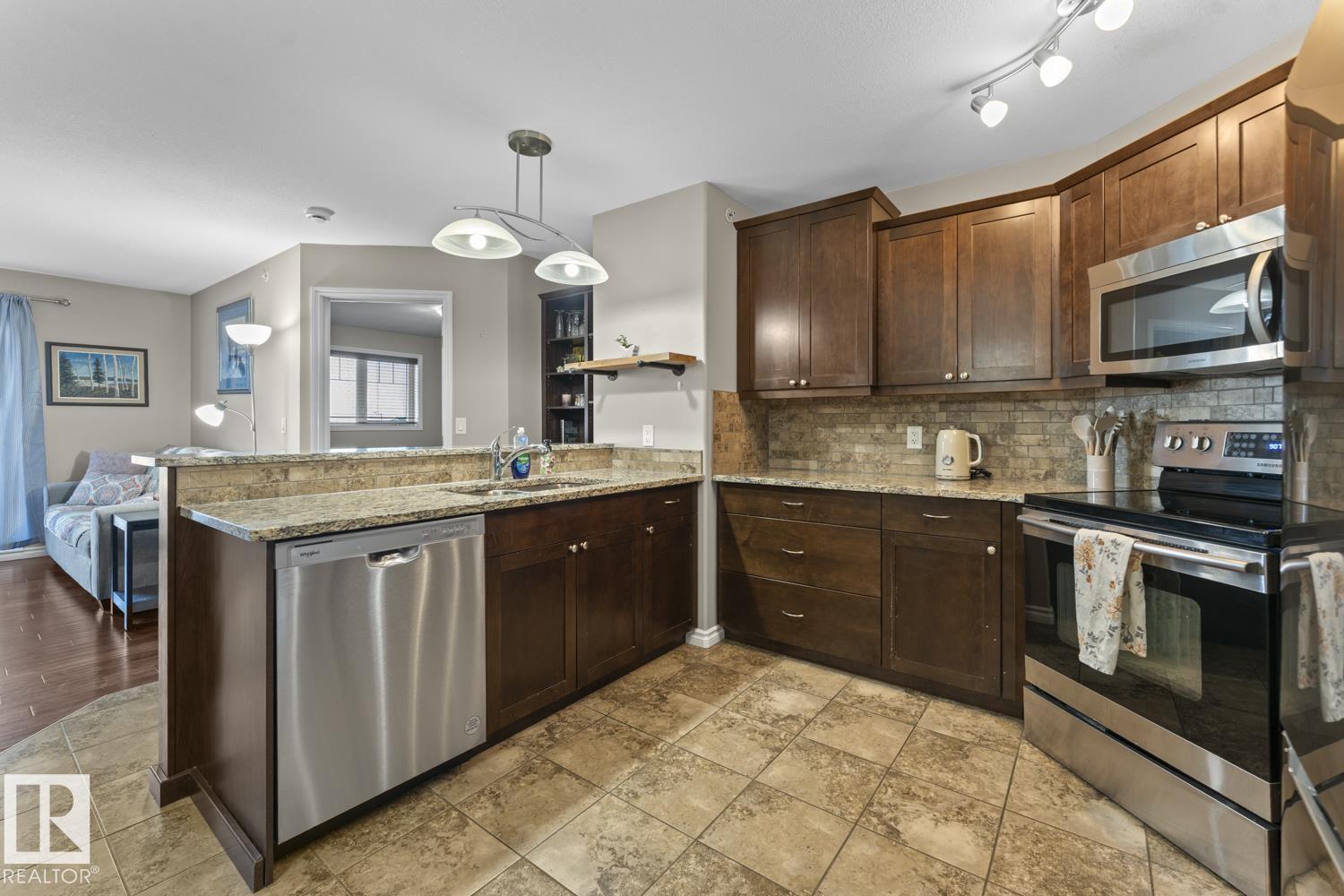 3407 901 16 St Property Photo 4