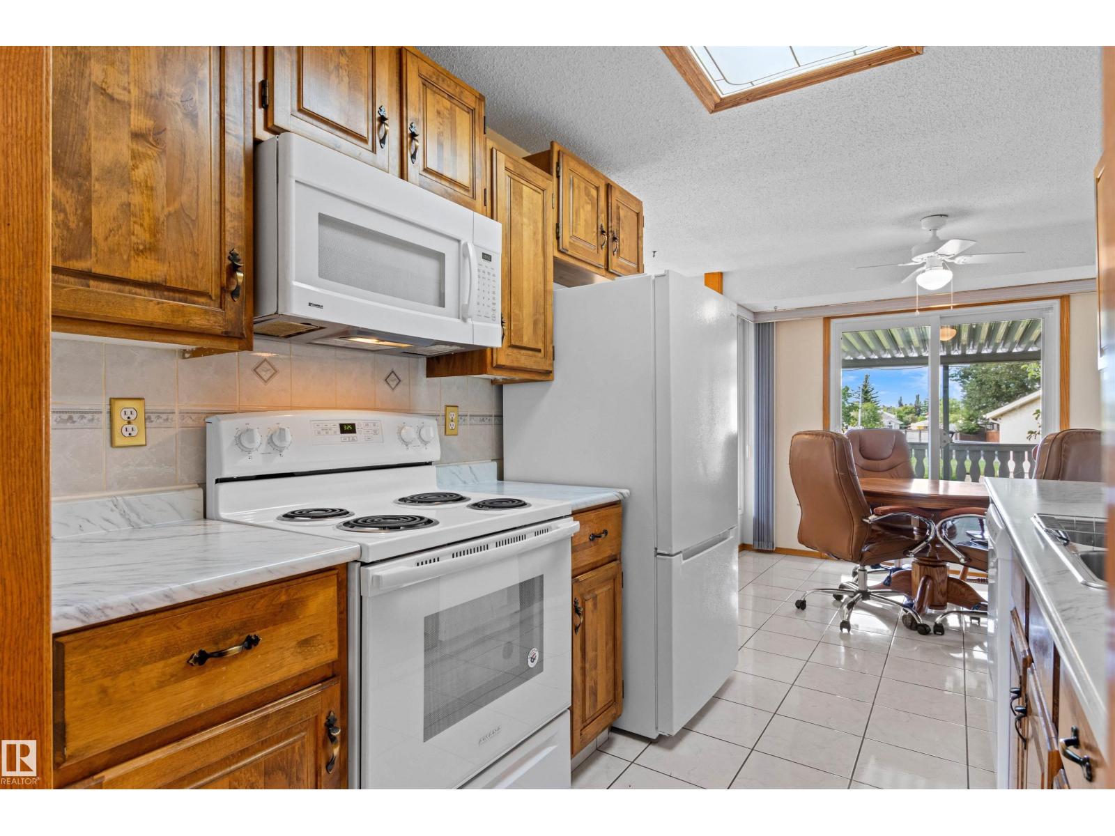 14 Goebel Cl Property Photo 10