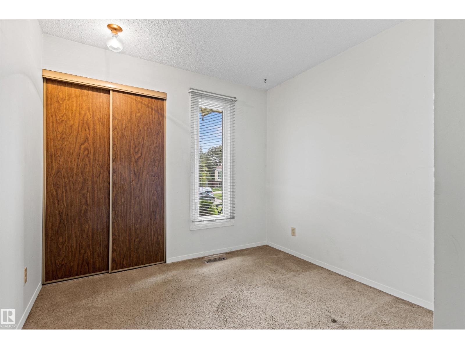 14 Goebel Cl Property Photo 15