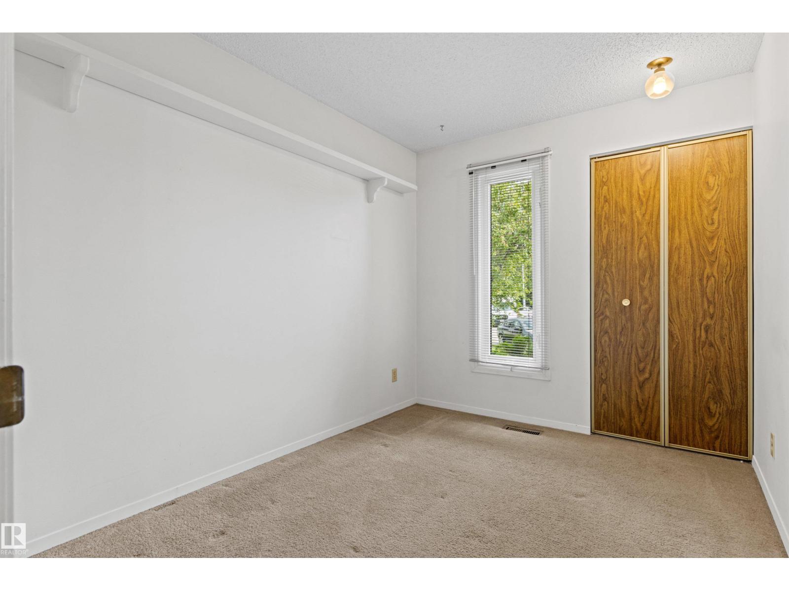 14 Goebel Cl Property Photo 17