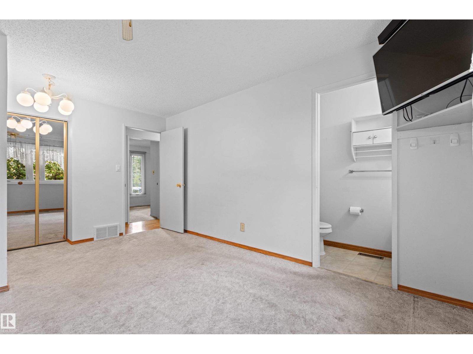 14 Goebel Cl Property Photo 21