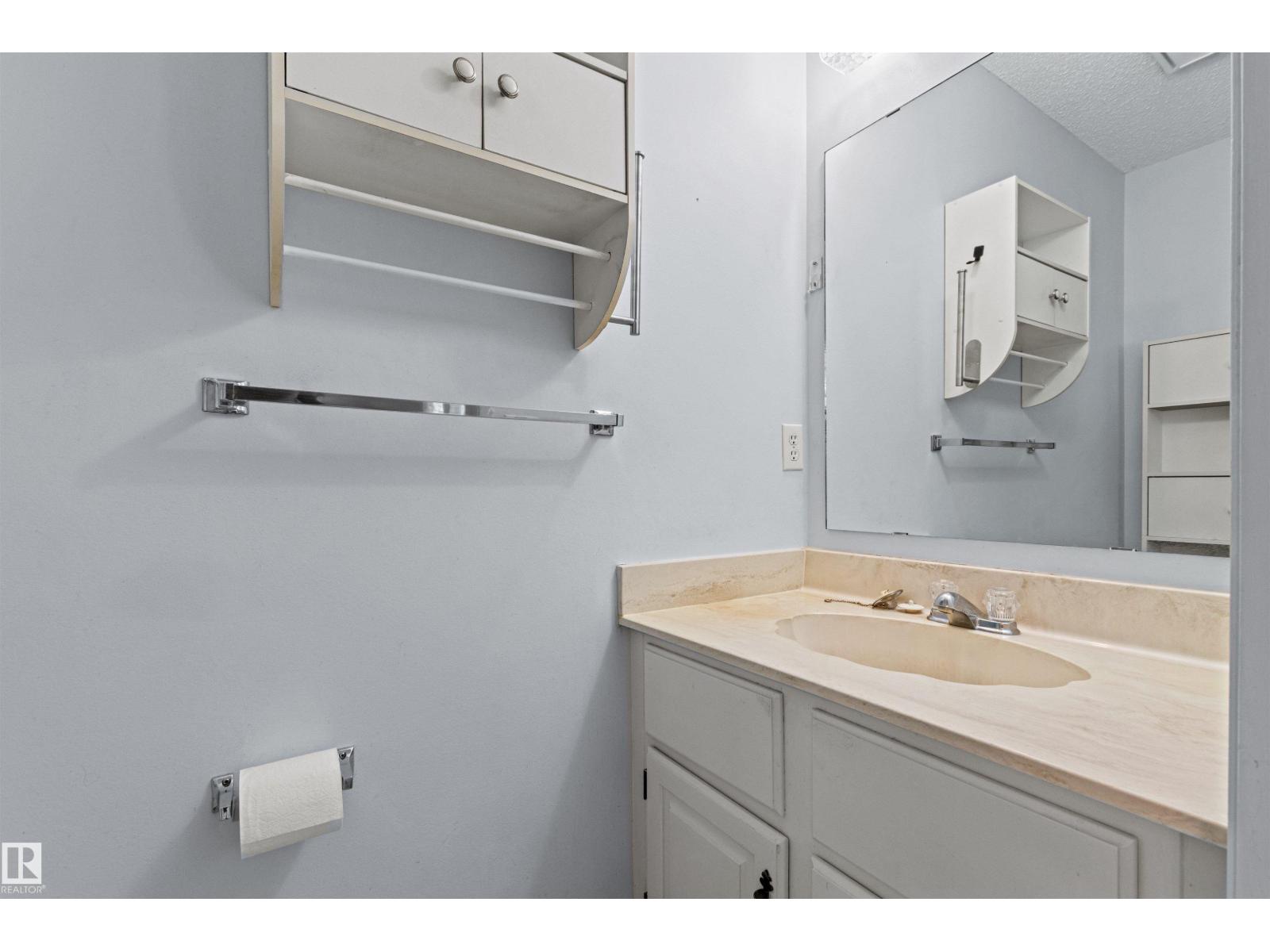 14 Goebel Cl Property Photo 23