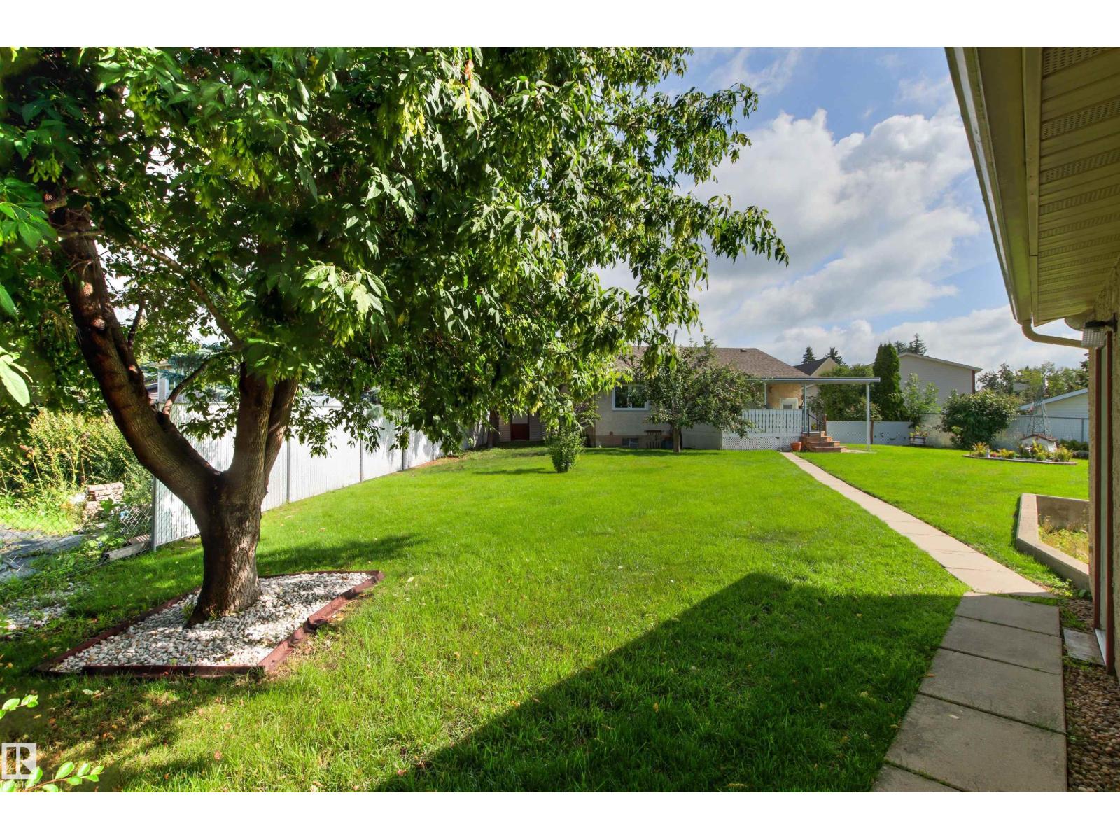 14 Goebel Cl Property Photo 46