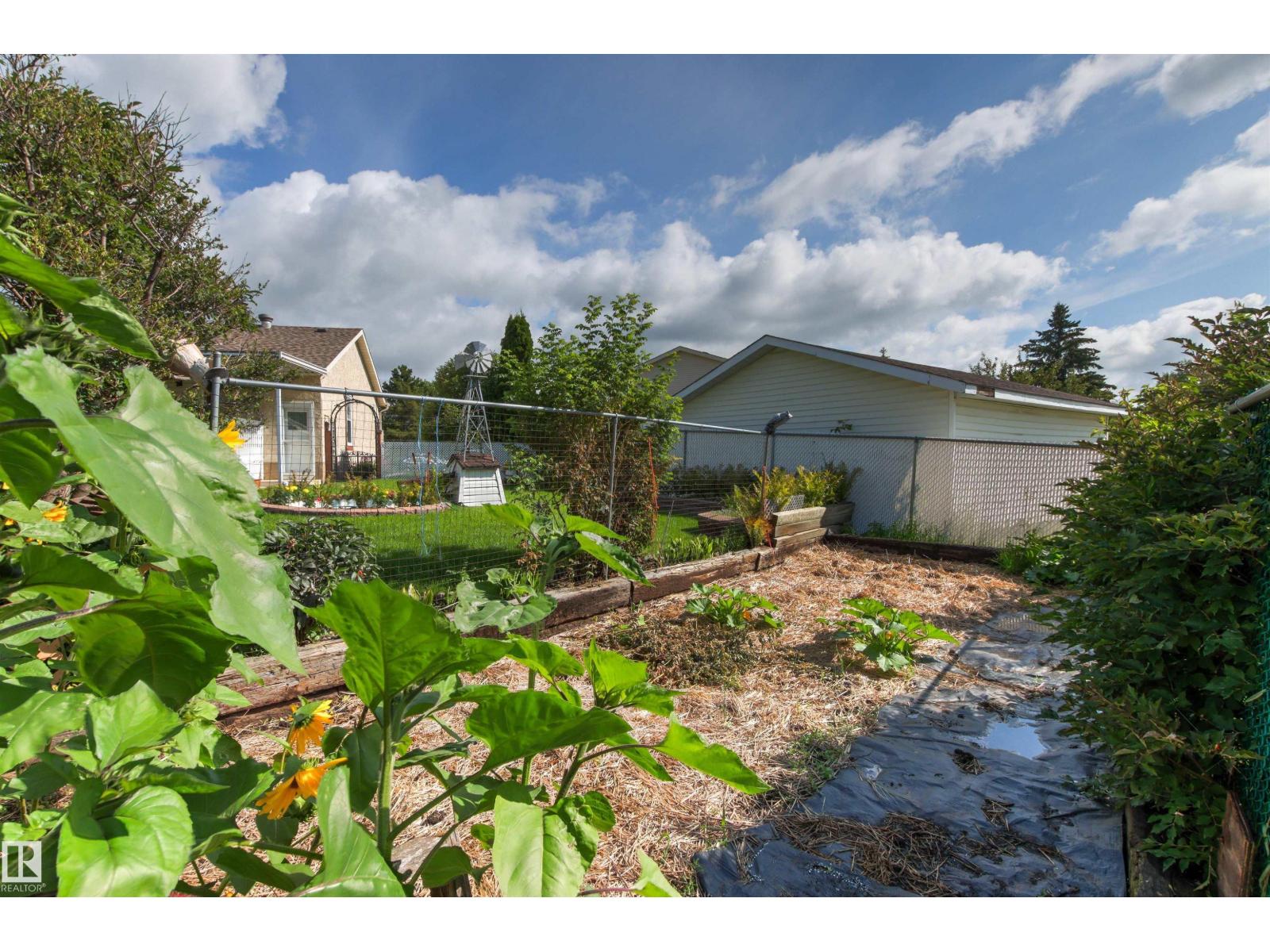 14 Goebel Cl Property Photo 53