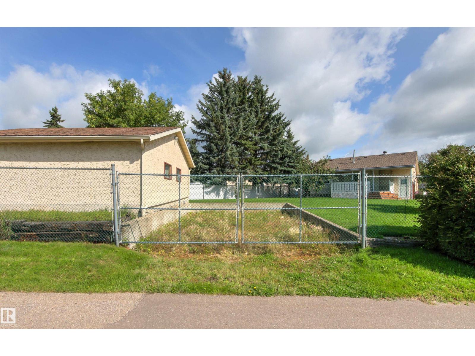 14 Goebel Cl Property Photo 57
