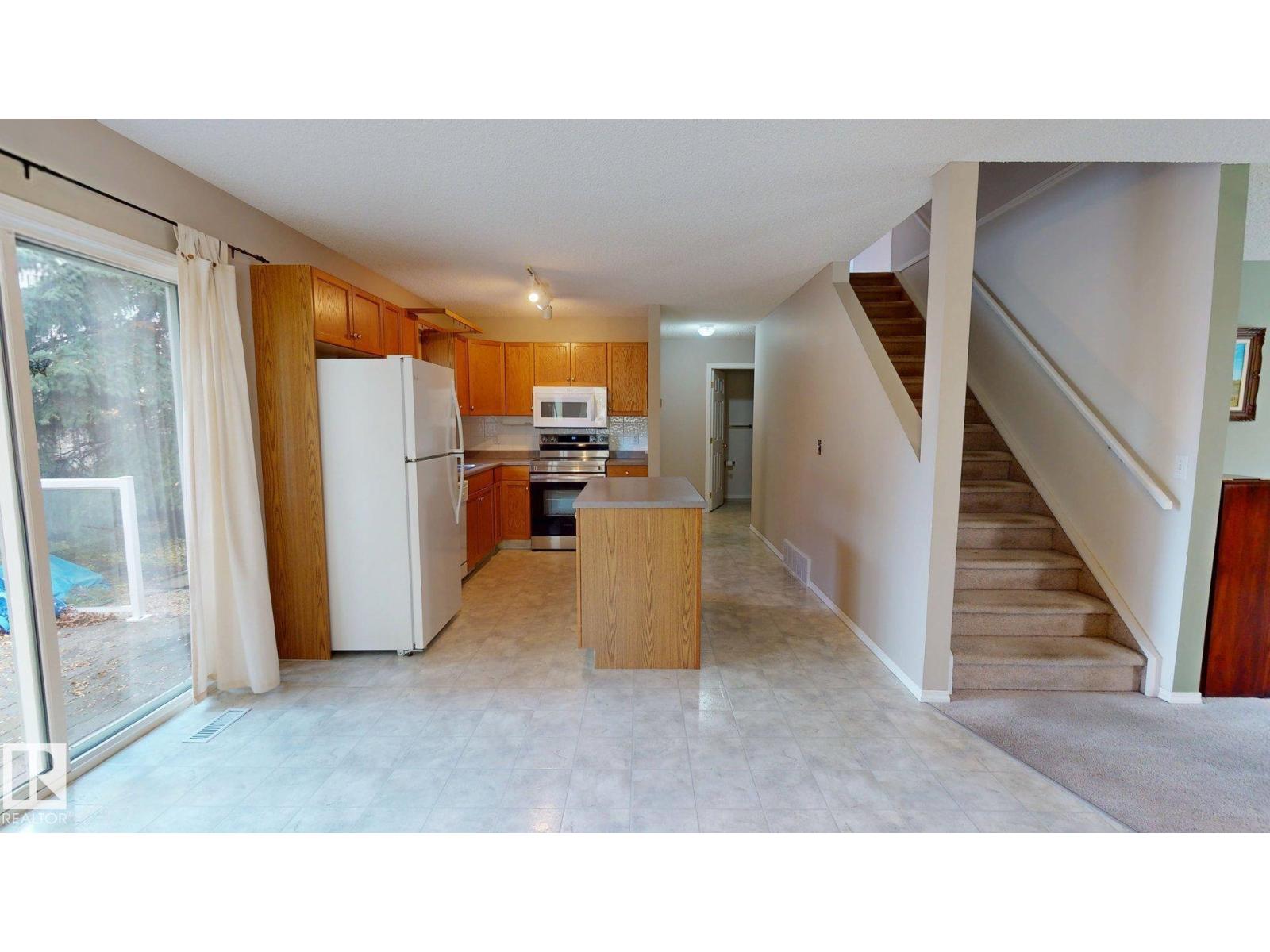 #8 11 Hunchak Wy Property Photo 3
