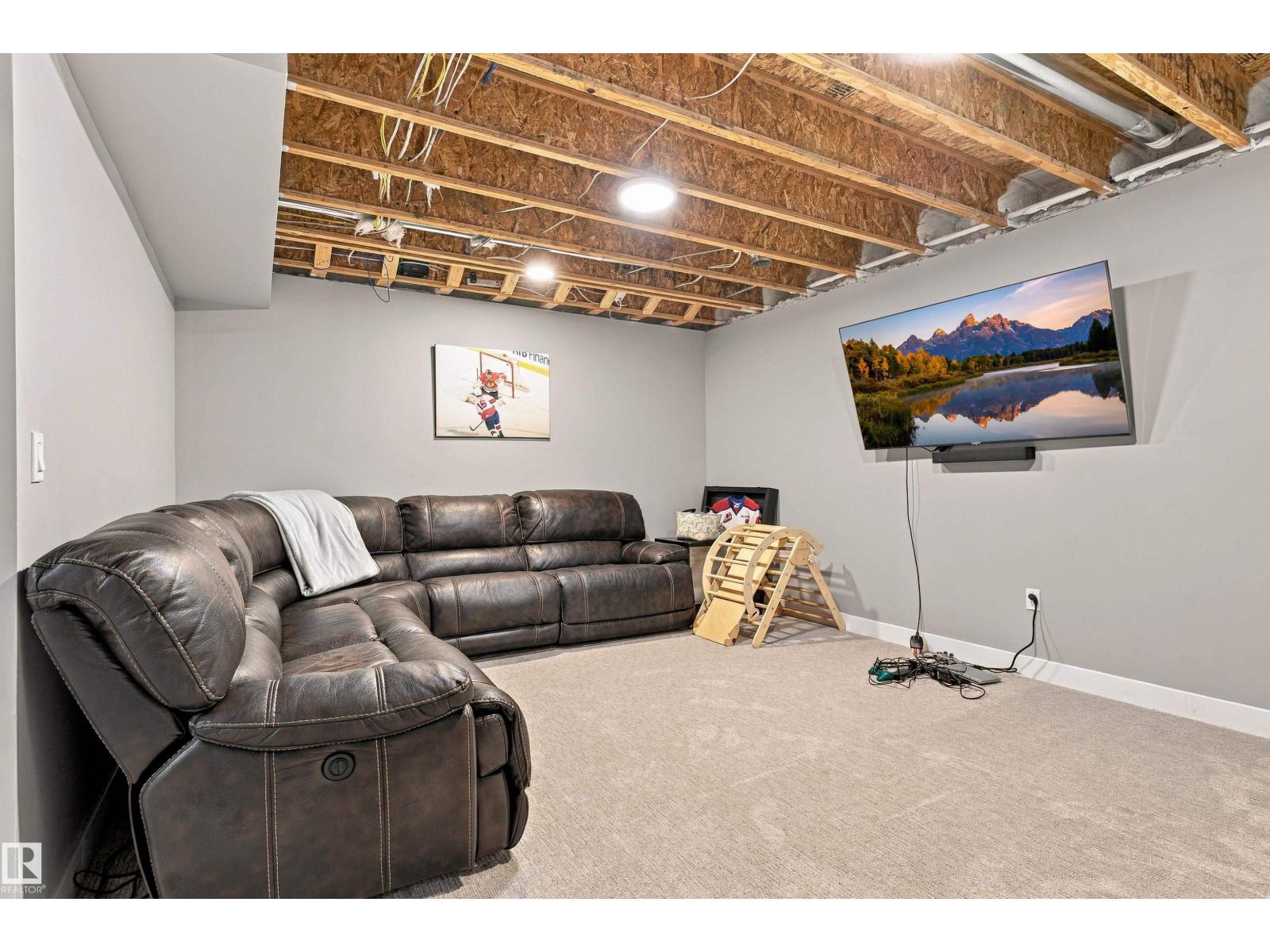 6061 Naden Ld Nw Property Photo 32