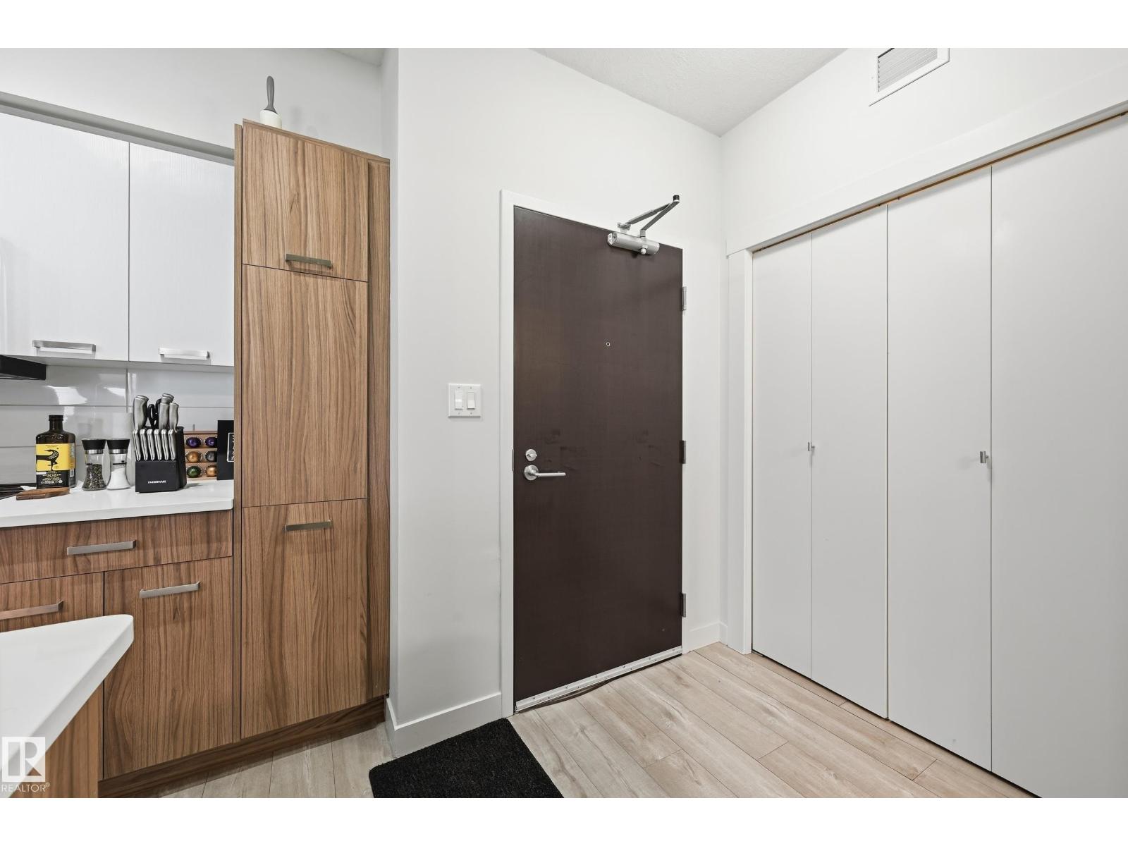#2407 10410 102 Av Nw Property Photo 8