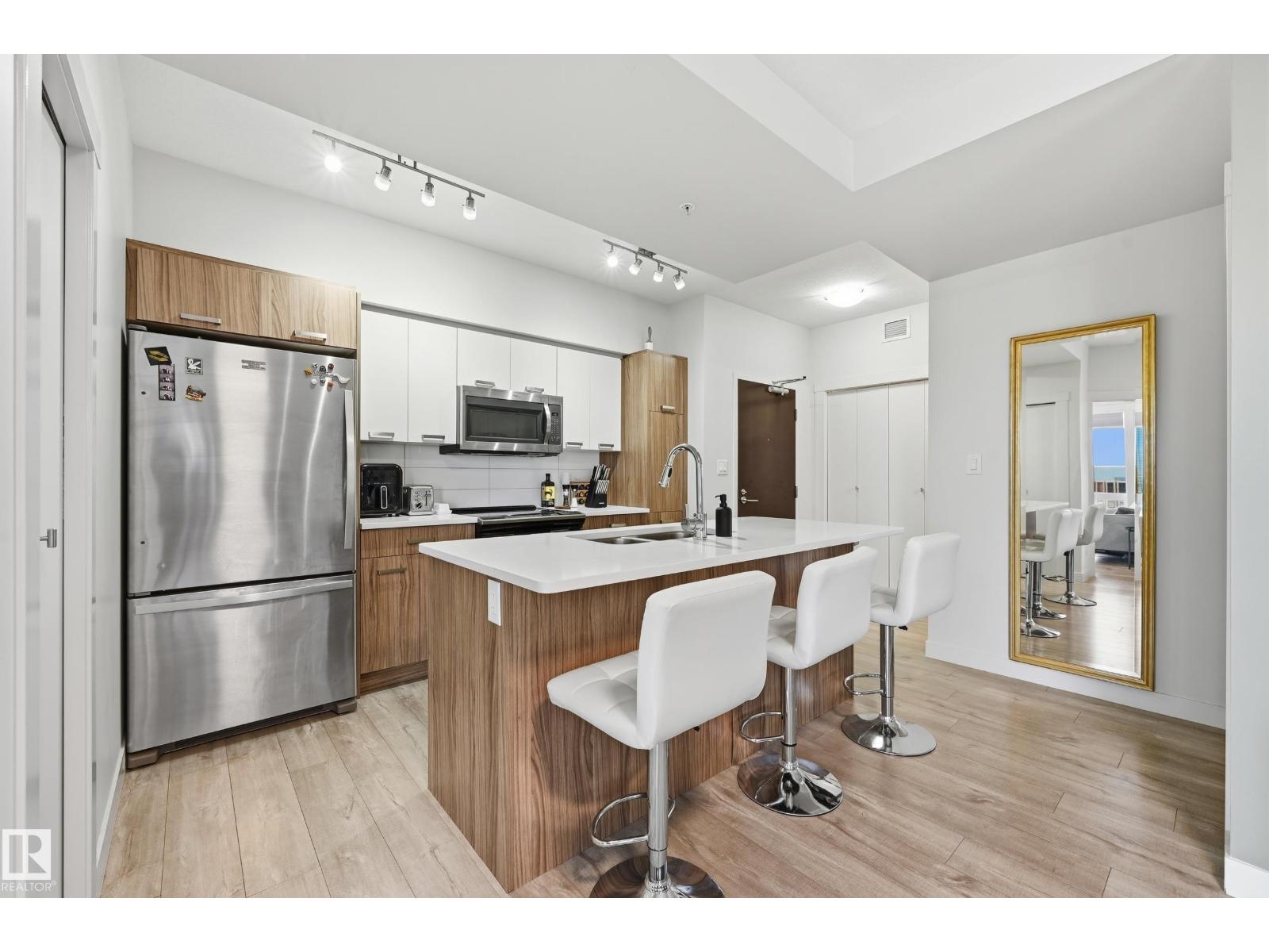 #2407 10410 102 Av Nw Property Photo 12