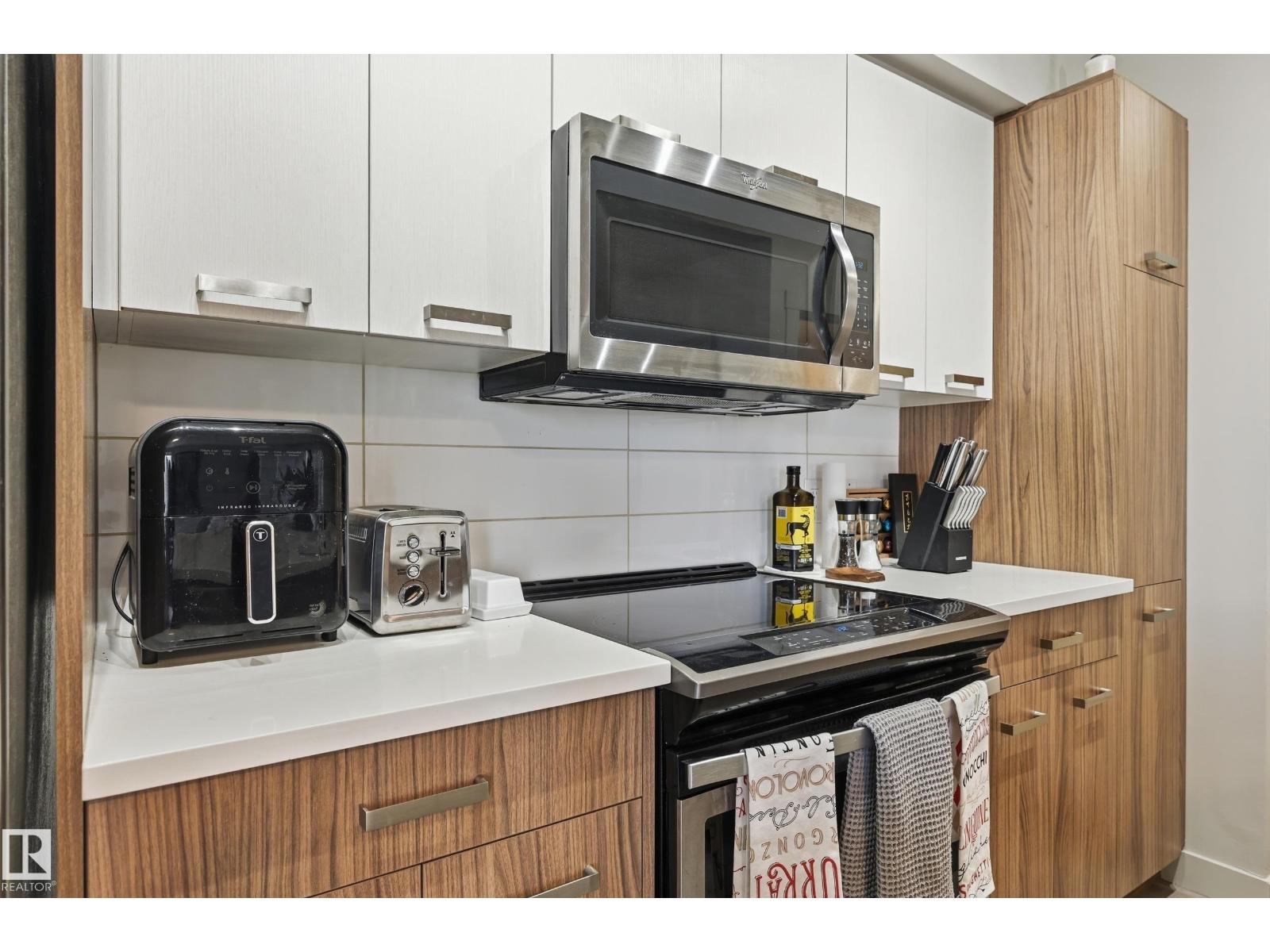 #2407 10410 102 Av Nw Property Photo 13