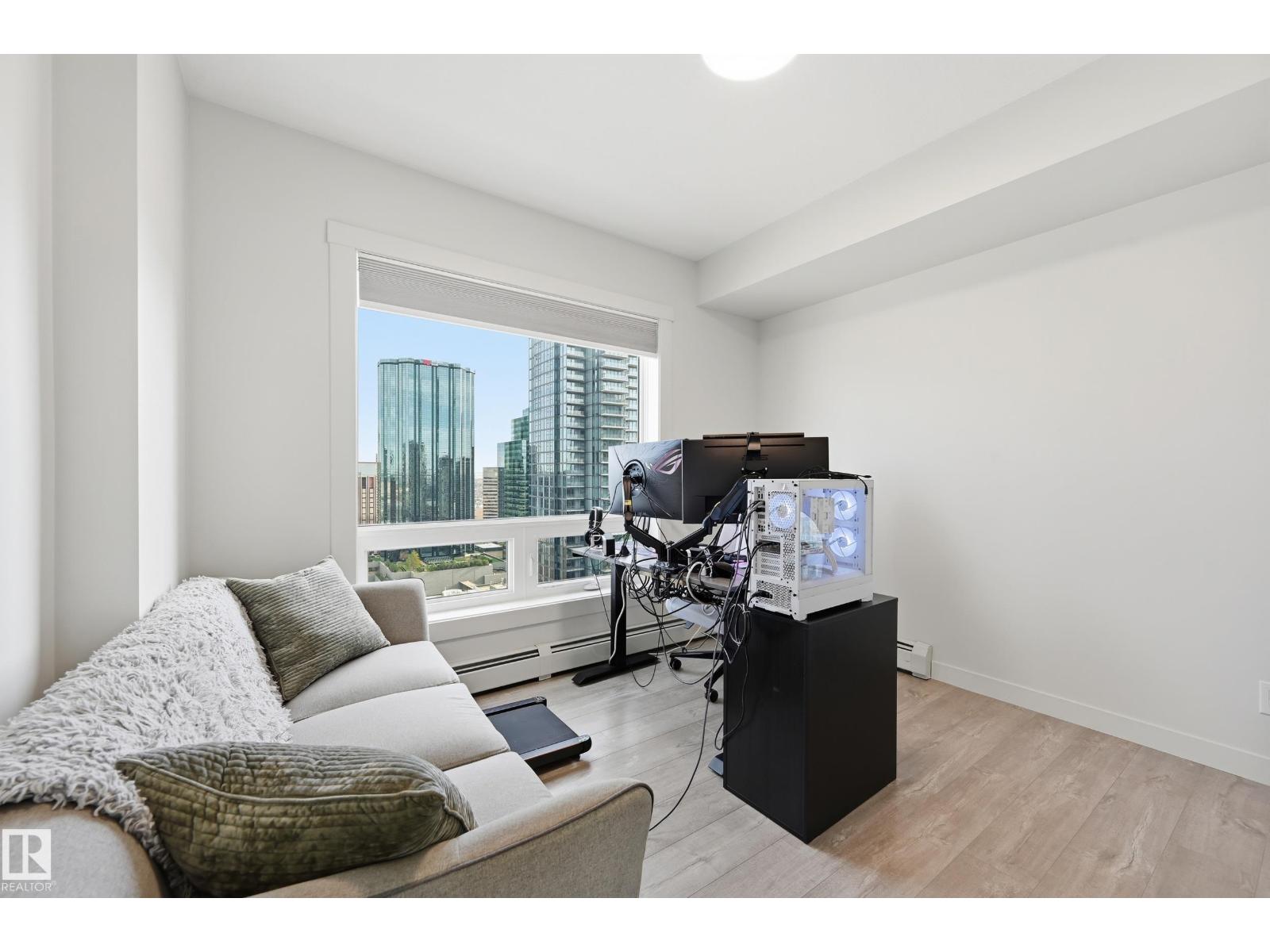 #2407 10410 102 Av Nw Property Photo 20