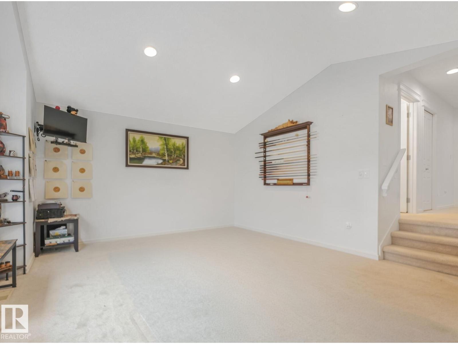 167 Hayward Cr Nw Property Photo 20