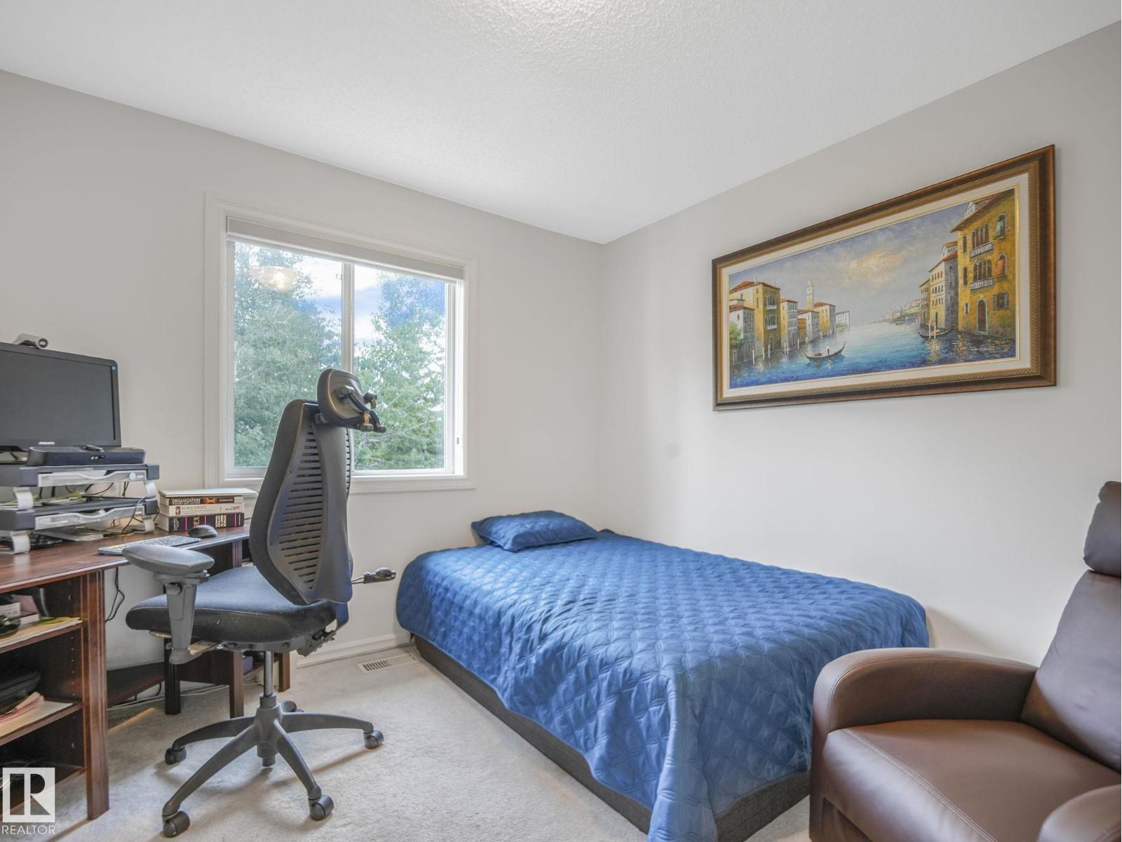 167 Hayward Cr Nw Property Photo 25