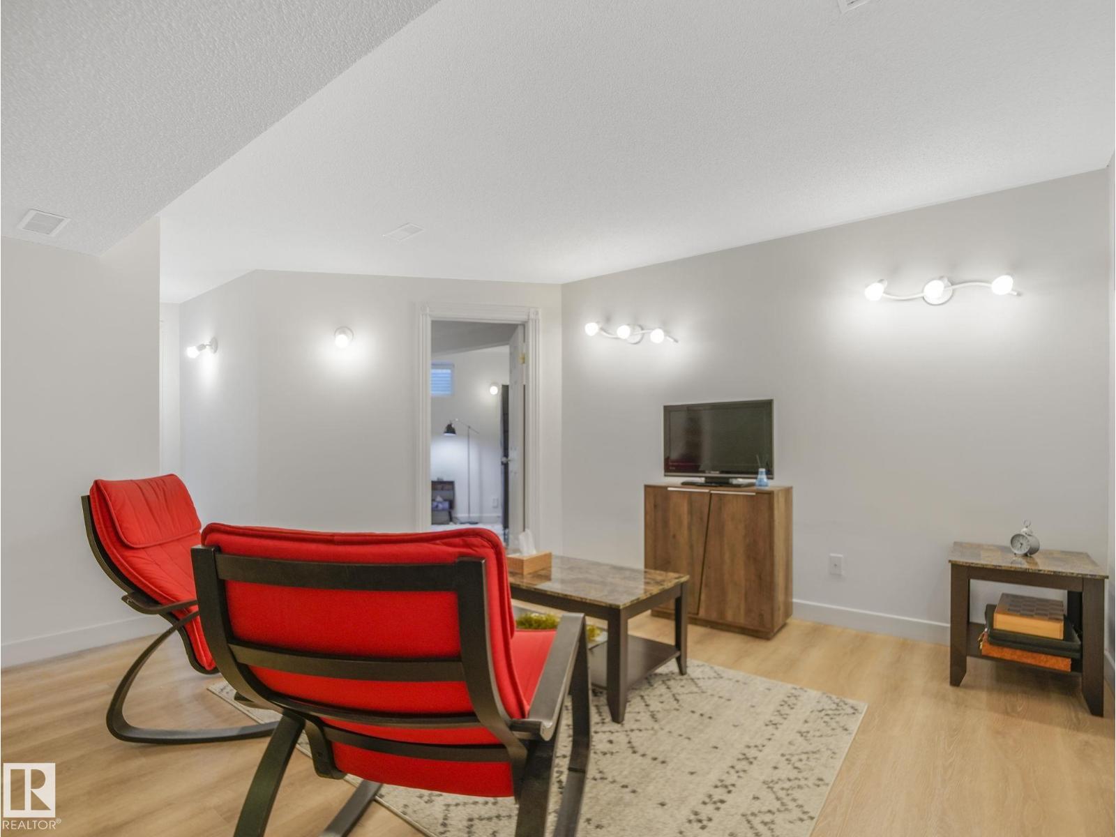 167 Hayward Cr Nw Property Photo 30