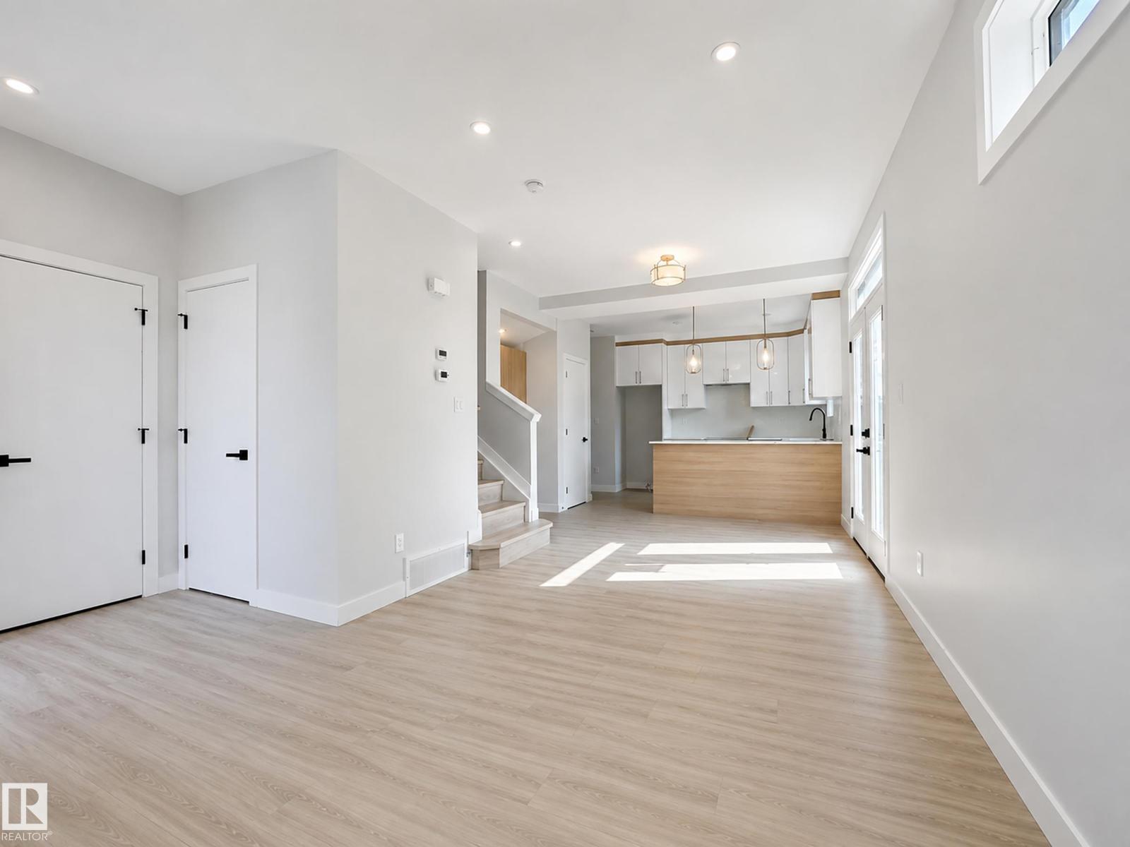 10627 149 St Nw Property Photo 7