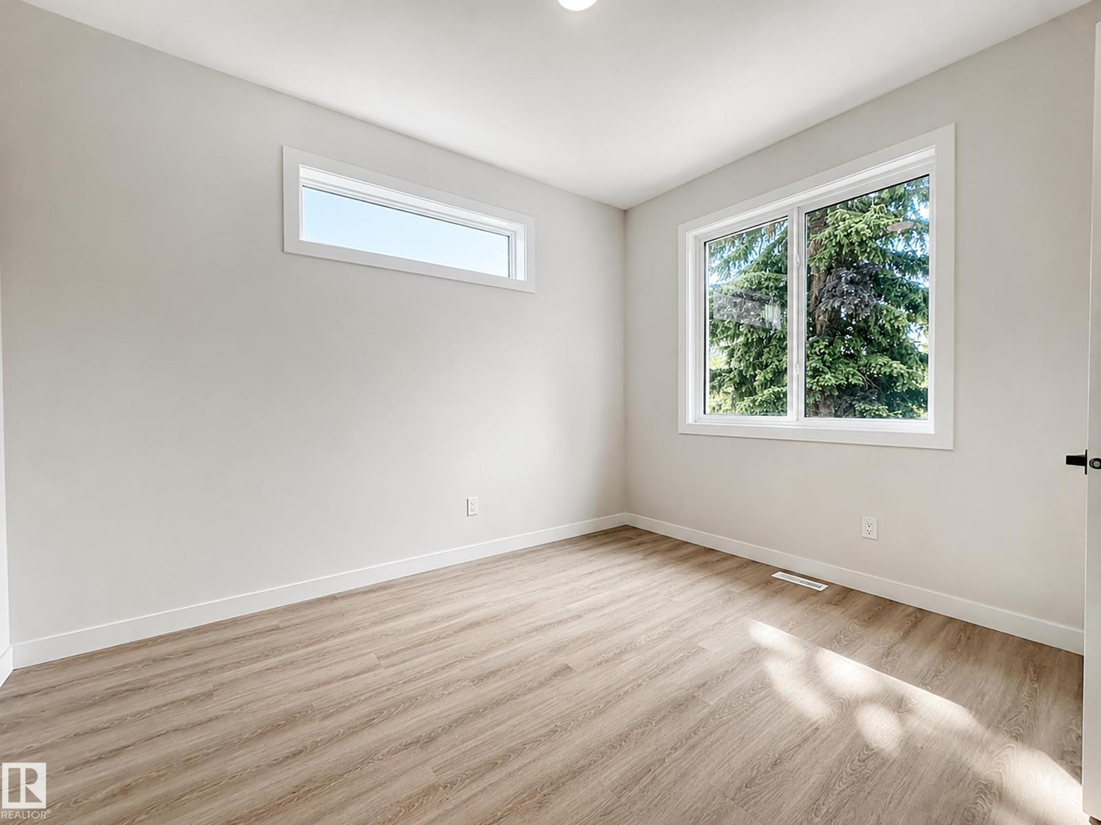 10627 149 St Nw Property Photo 17