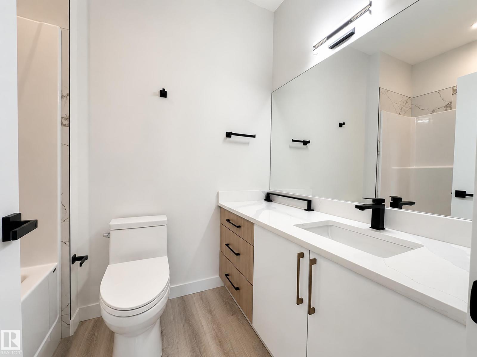 10627 149 St Nw Property Photo 18
