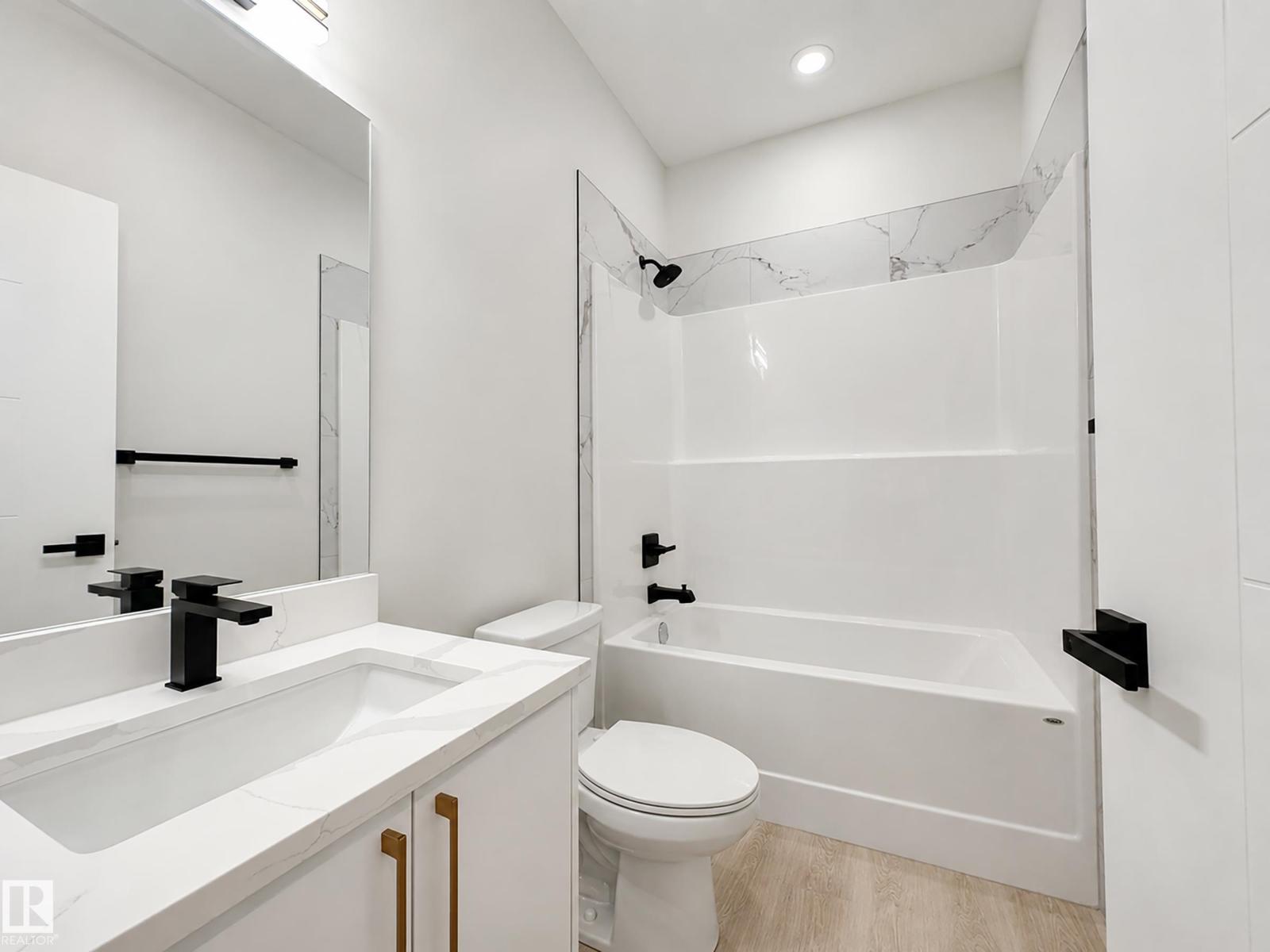 10627 149 St Nw Property Photo 20
