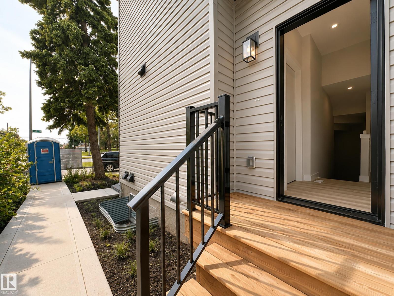 10627 149 St Nw Property Photo 22