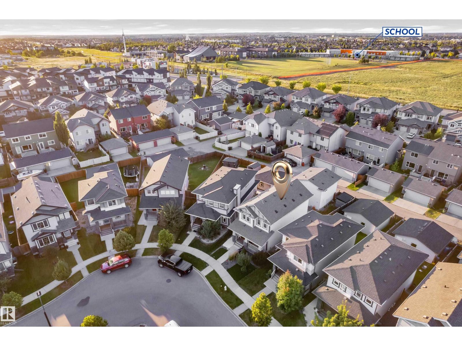 16052 11 Av Sw Sw Property Photo 2