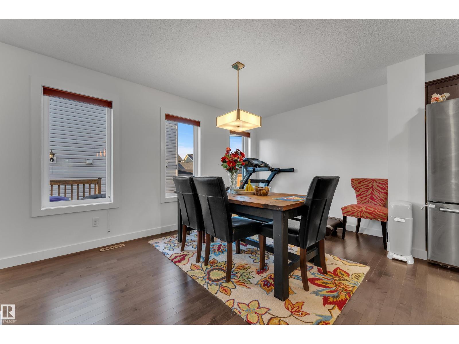 16052 11 Av Sw Sw Property Photo 9