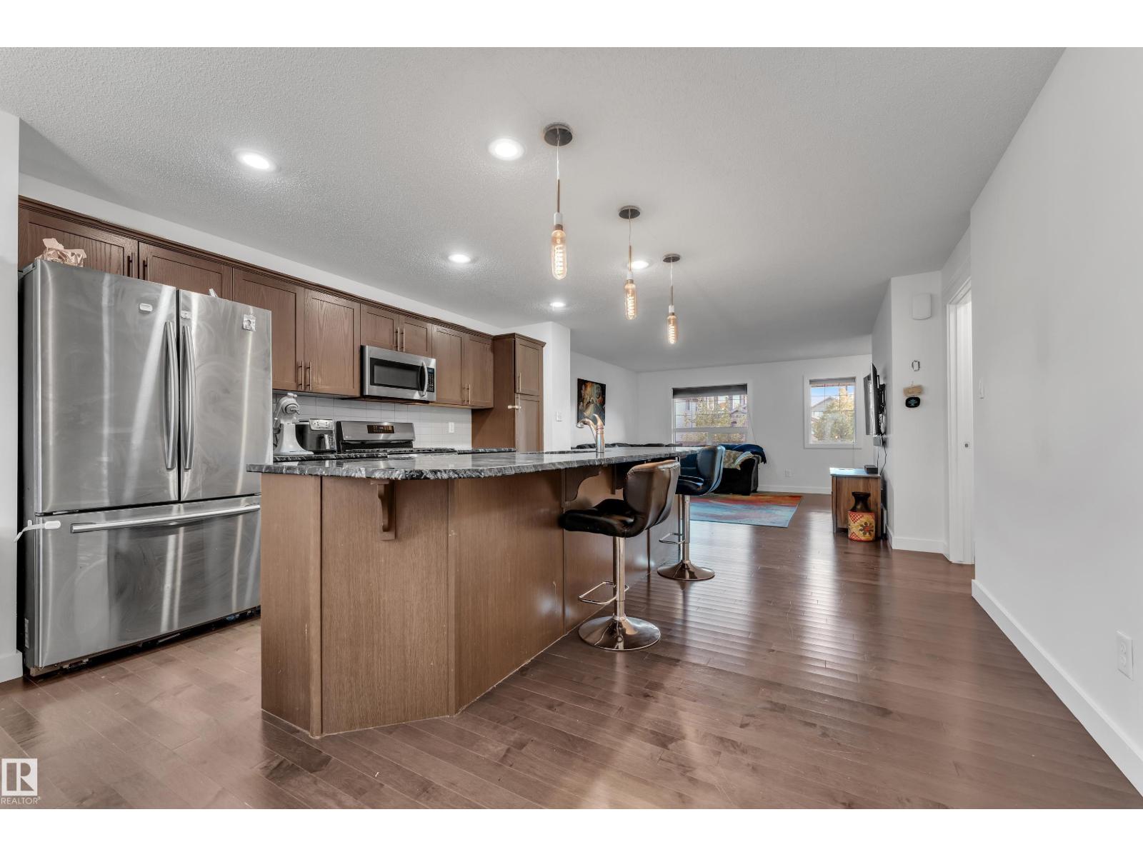 16052 11 Av Sw Sw Property Photo 10