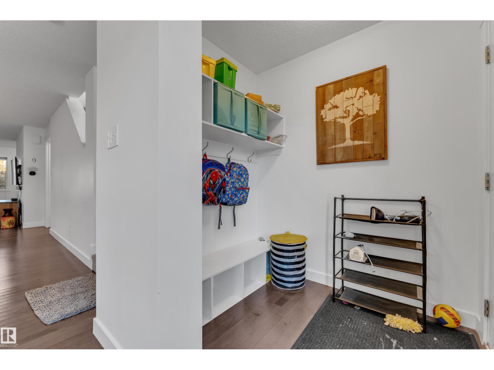 16052 11 Av Sw Sw Property Photo 11