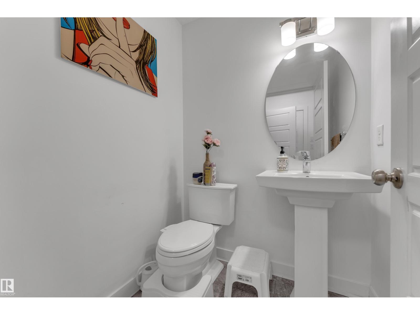 16052 11 Av Sw Sw Property Photo 12