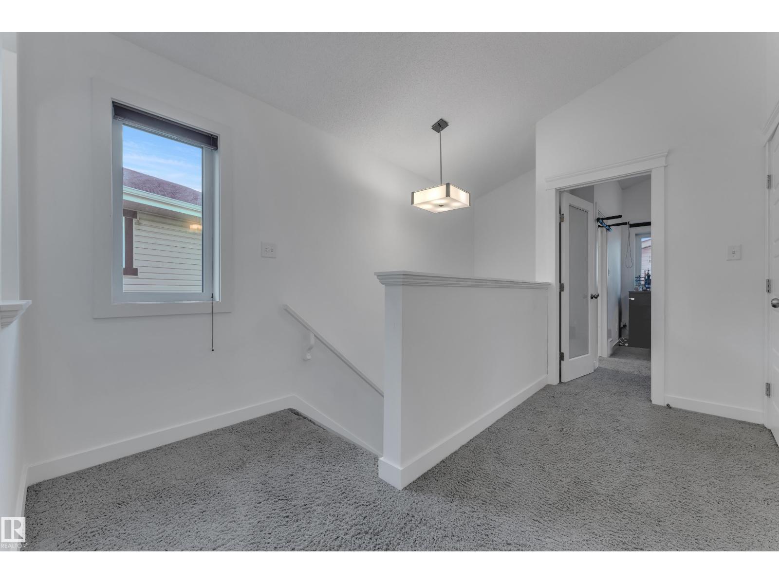 16052 11 Av Sw Sw Property Photo 13