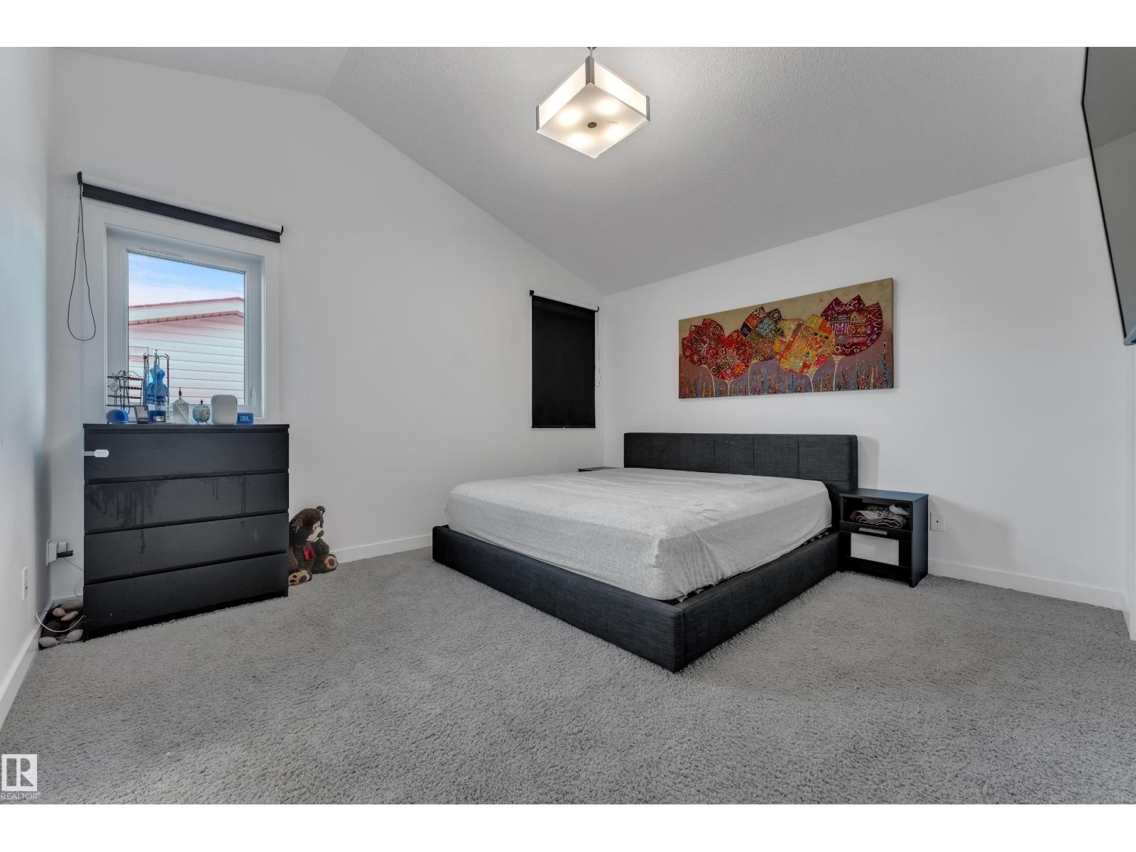 16052 11 Av Sw Sw Property Photo 14