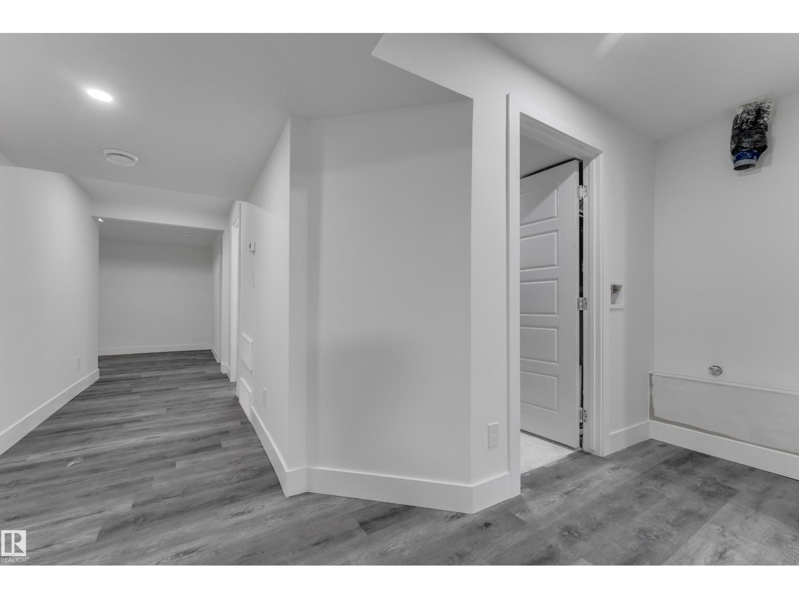 16052 11 Av Sw Sw Property Photo 27
