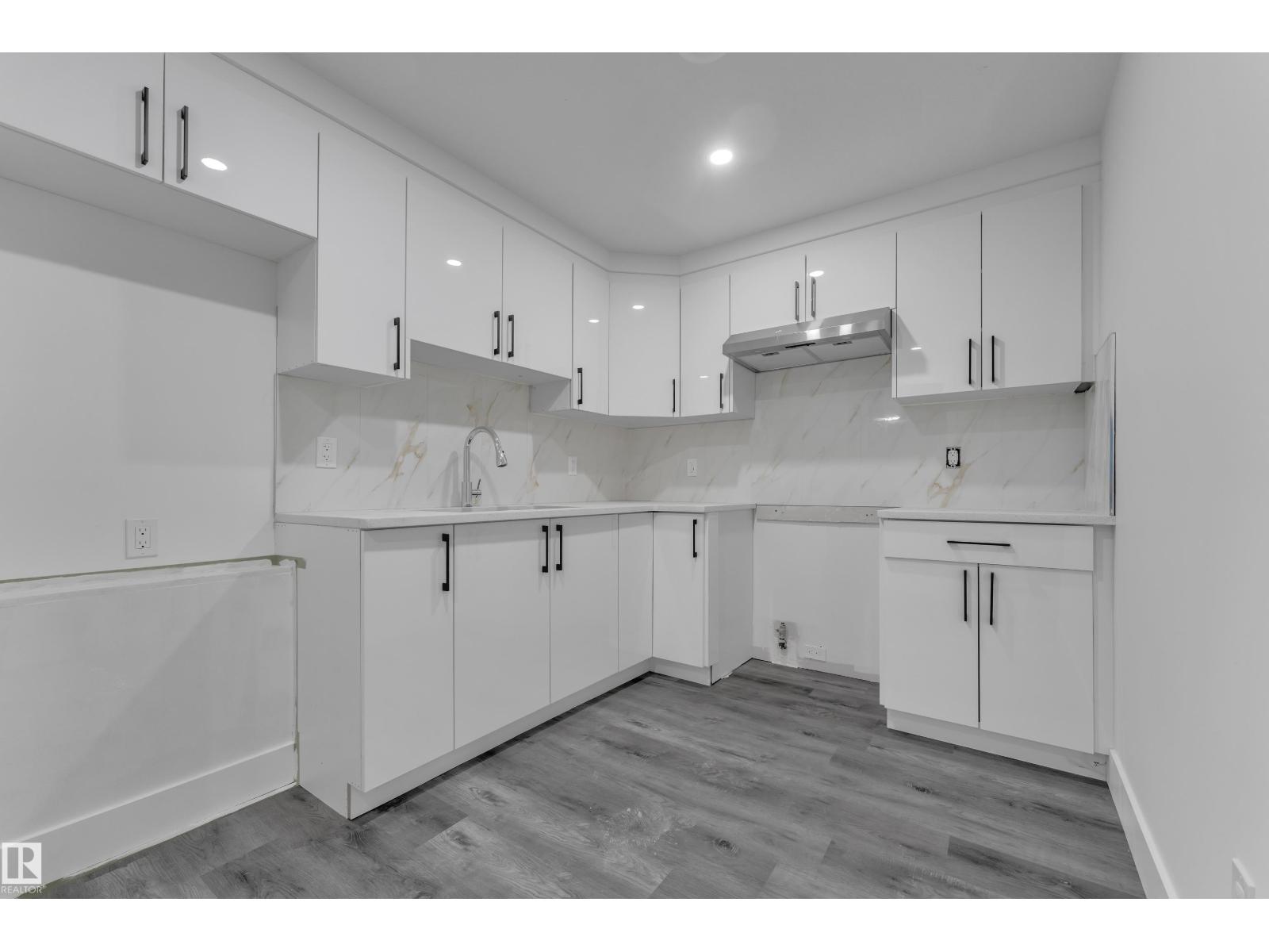 16052 11 Av Sw Sw Property Photo 28