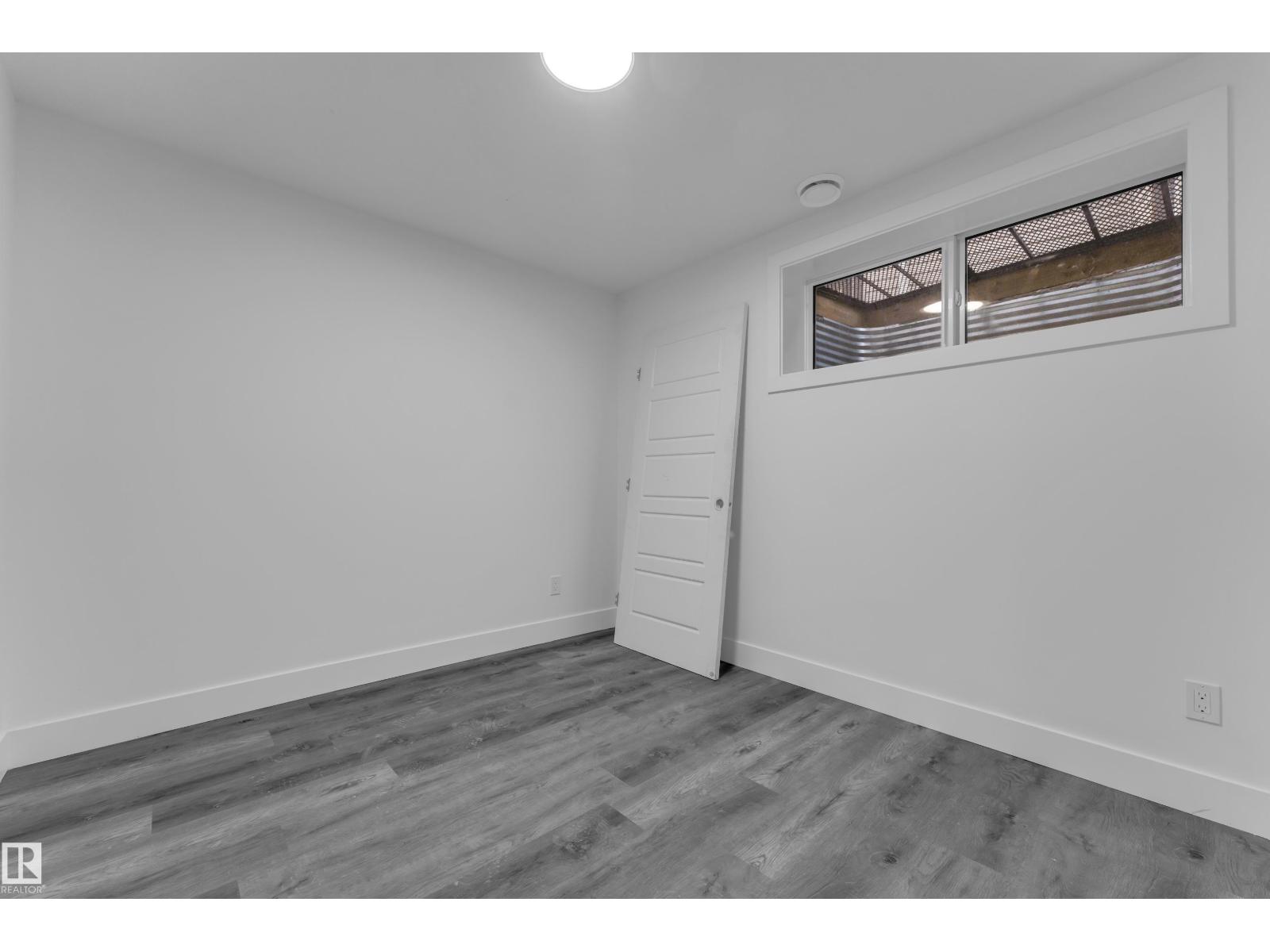 16052 11 Av Sw Sw Property Photo 29