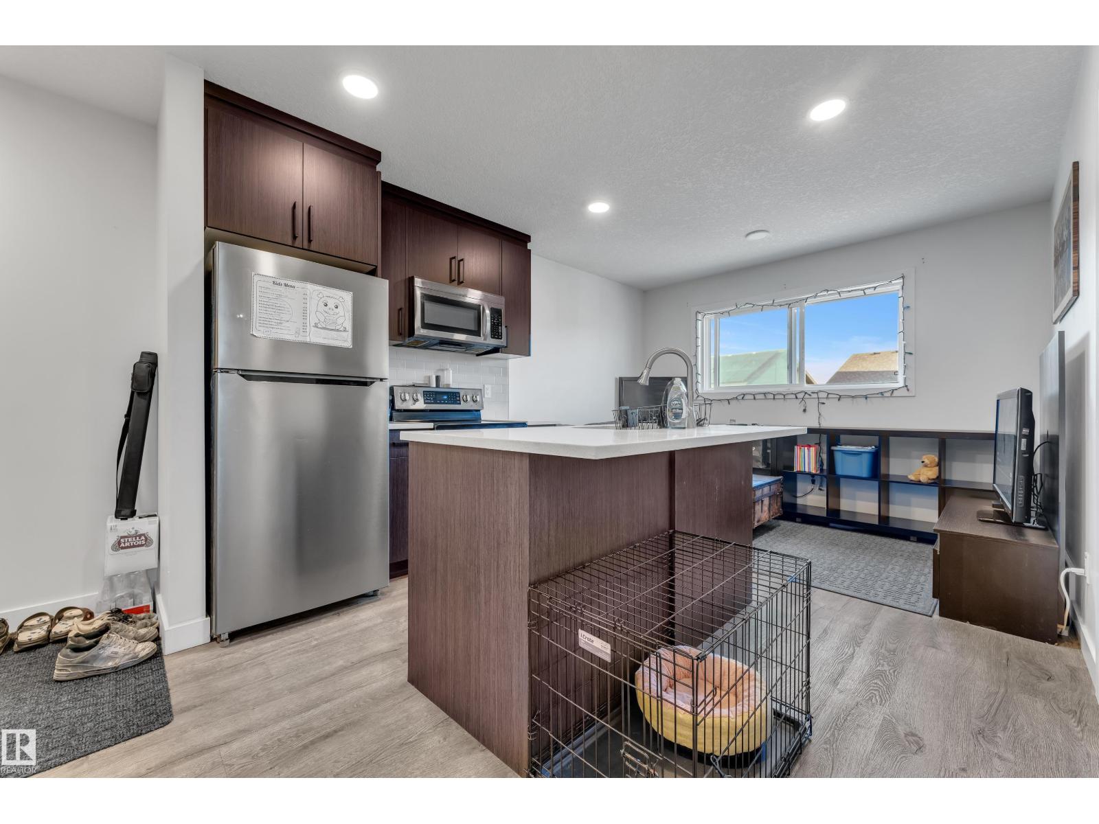 16052 11 Av Sw Sw Property Photo 34
