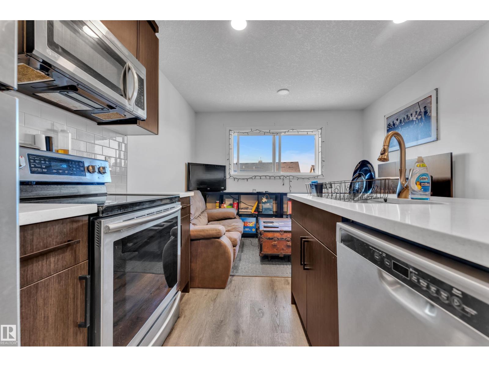 16052 11 Av Sw Sw Property Photo 35