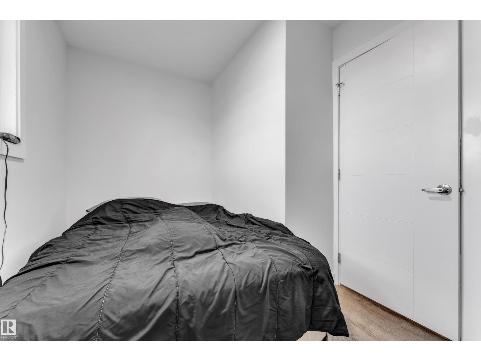 16052 11 Av Sw Sw Property Photo 38