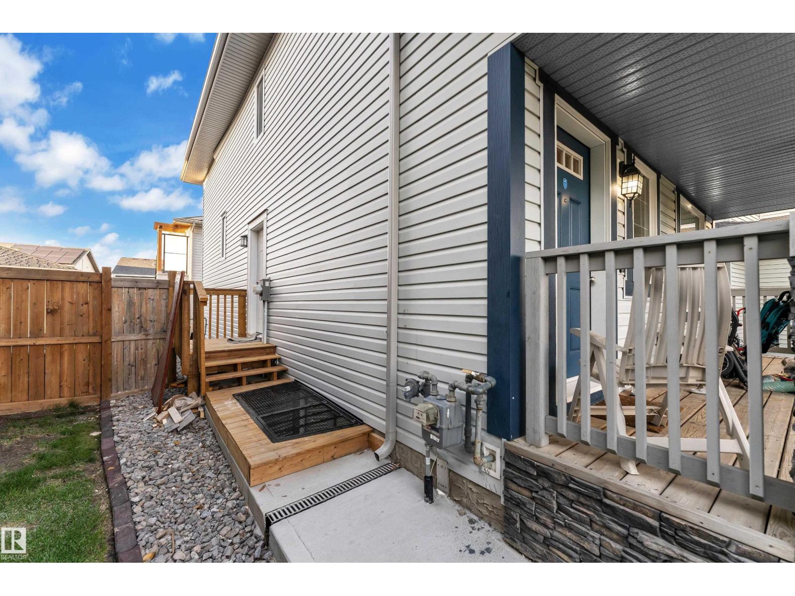 16052 11 Av Sw Sw Property Photo 41