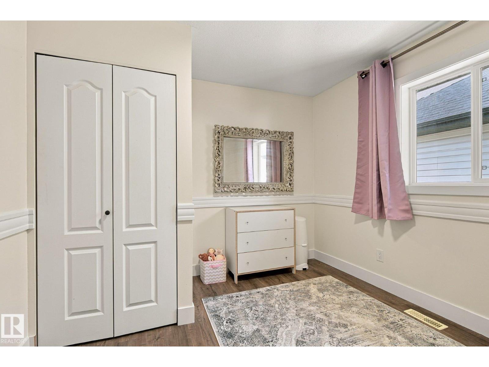 1908 36 Av Nw Property Photo 17