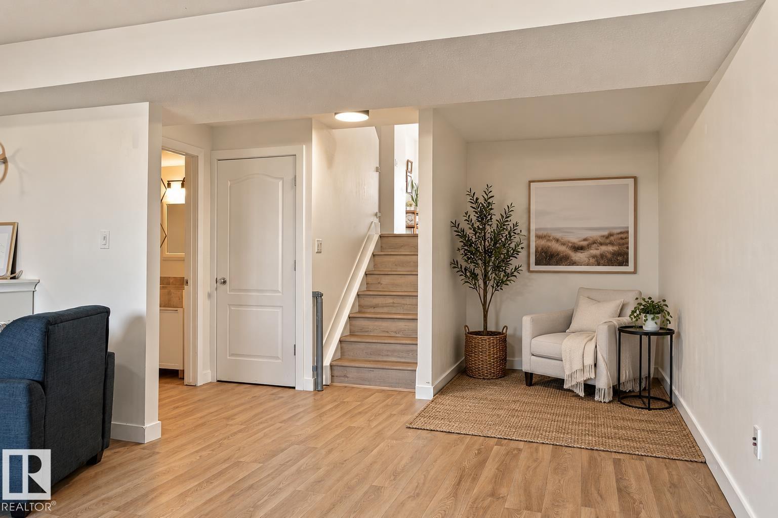 1908 36 Av Nw Property Photo 28
