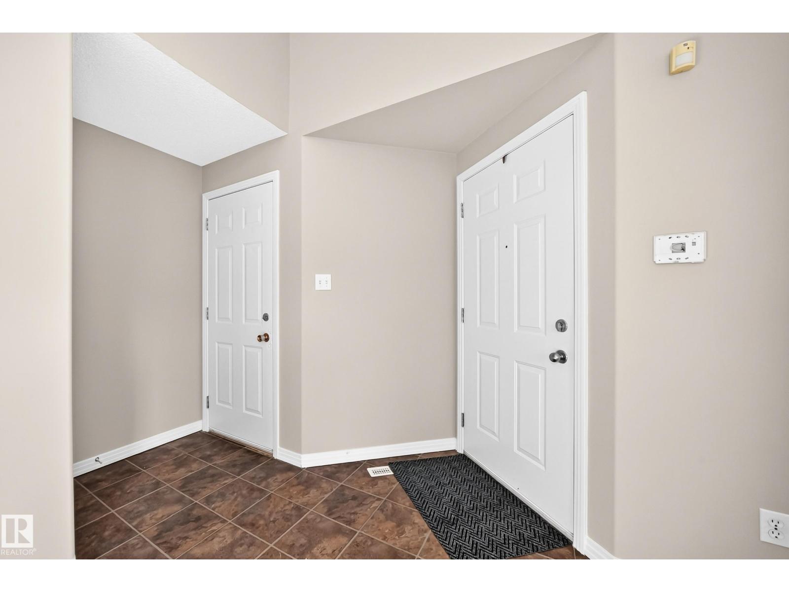 15104 45 St Nw Property Photo 4