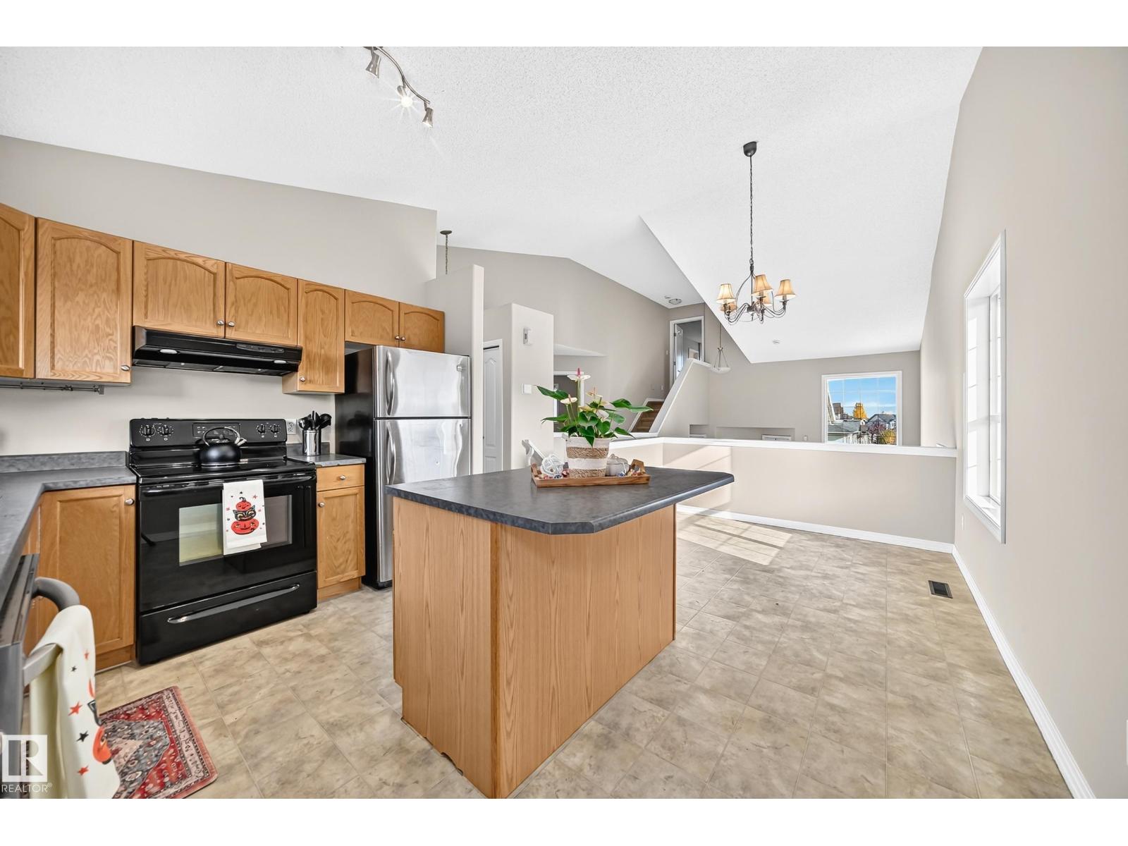 15104 45 St Nw Property Photo 8
