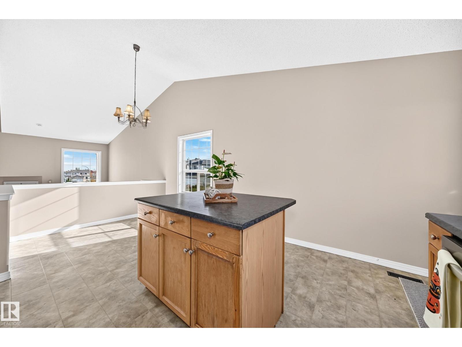 15104 45 St Nw Property Photo 9