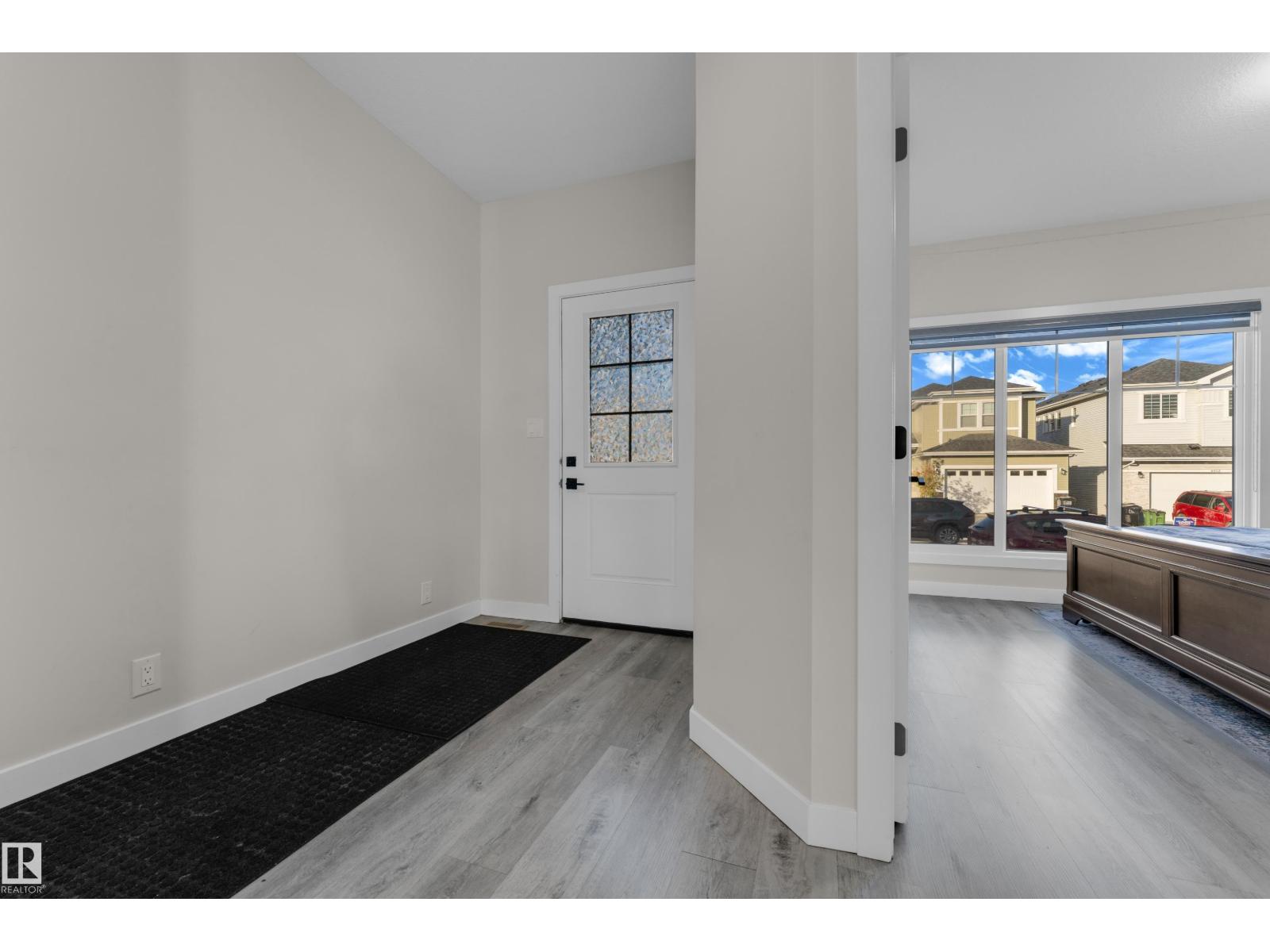 6019 180 Av Nw Property Photo 4