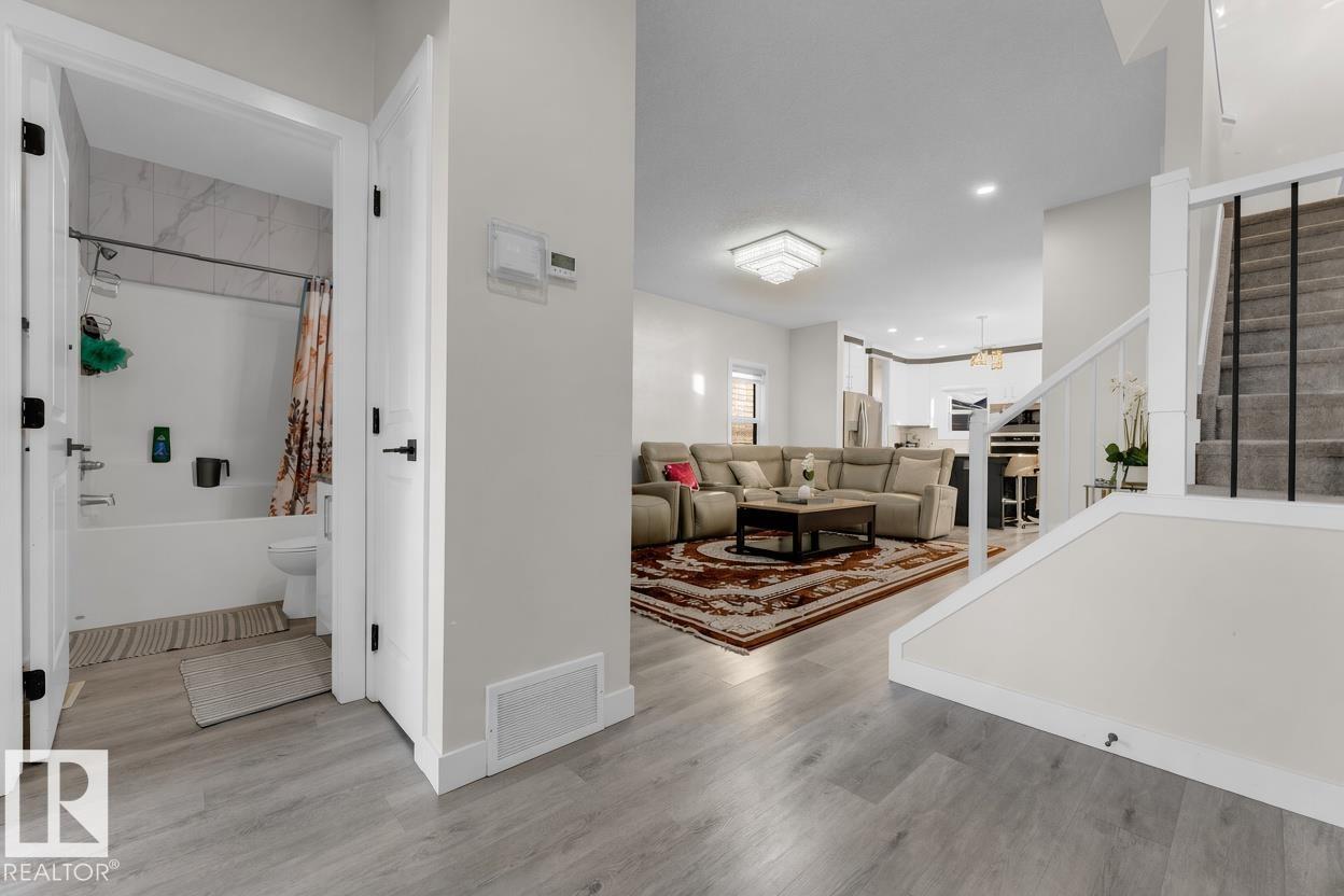 6019 180 Av Nw Property Photo 6