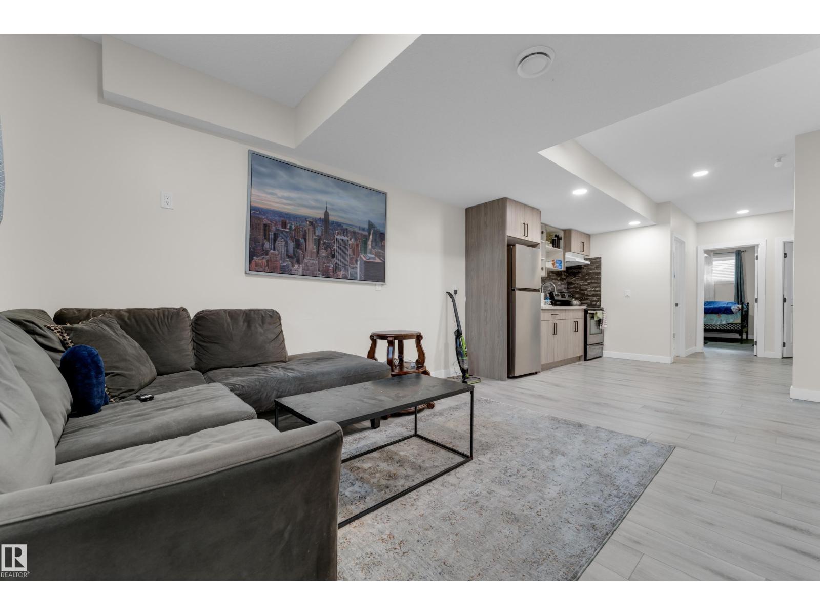 6019 180 Av Nw Property Photo 35