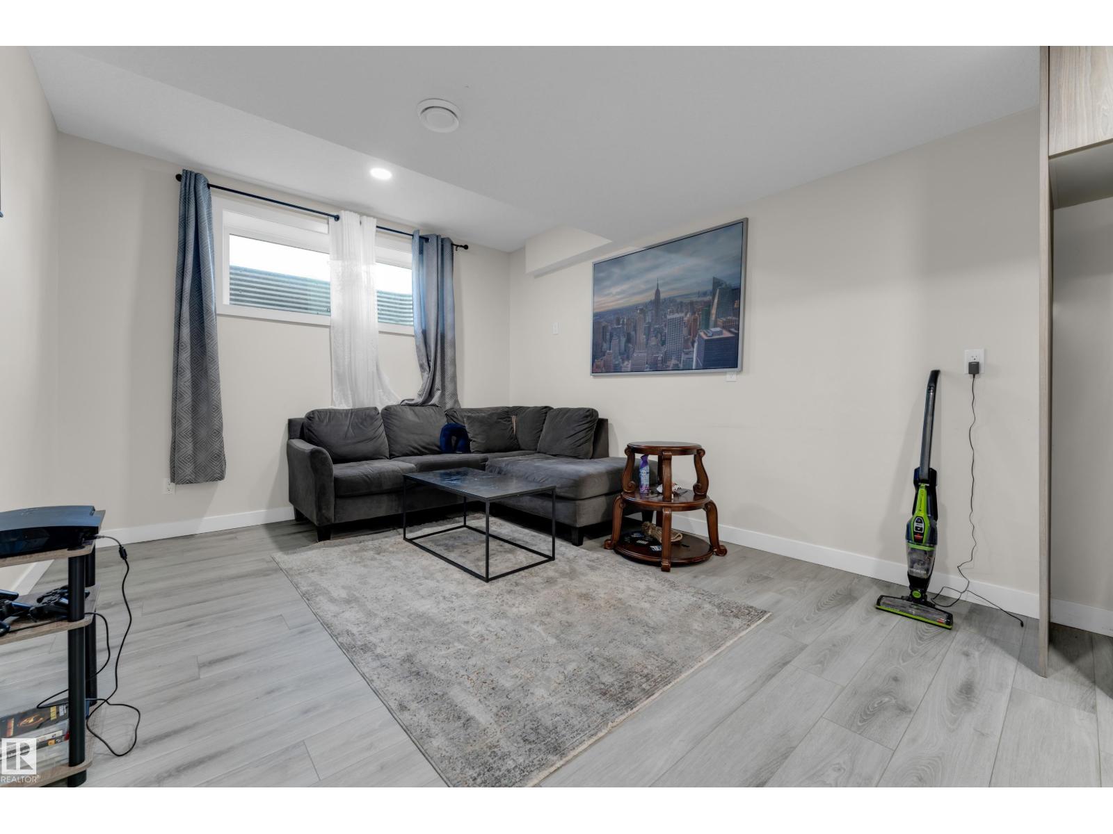 6019 180 Av Nw Property Photo 36